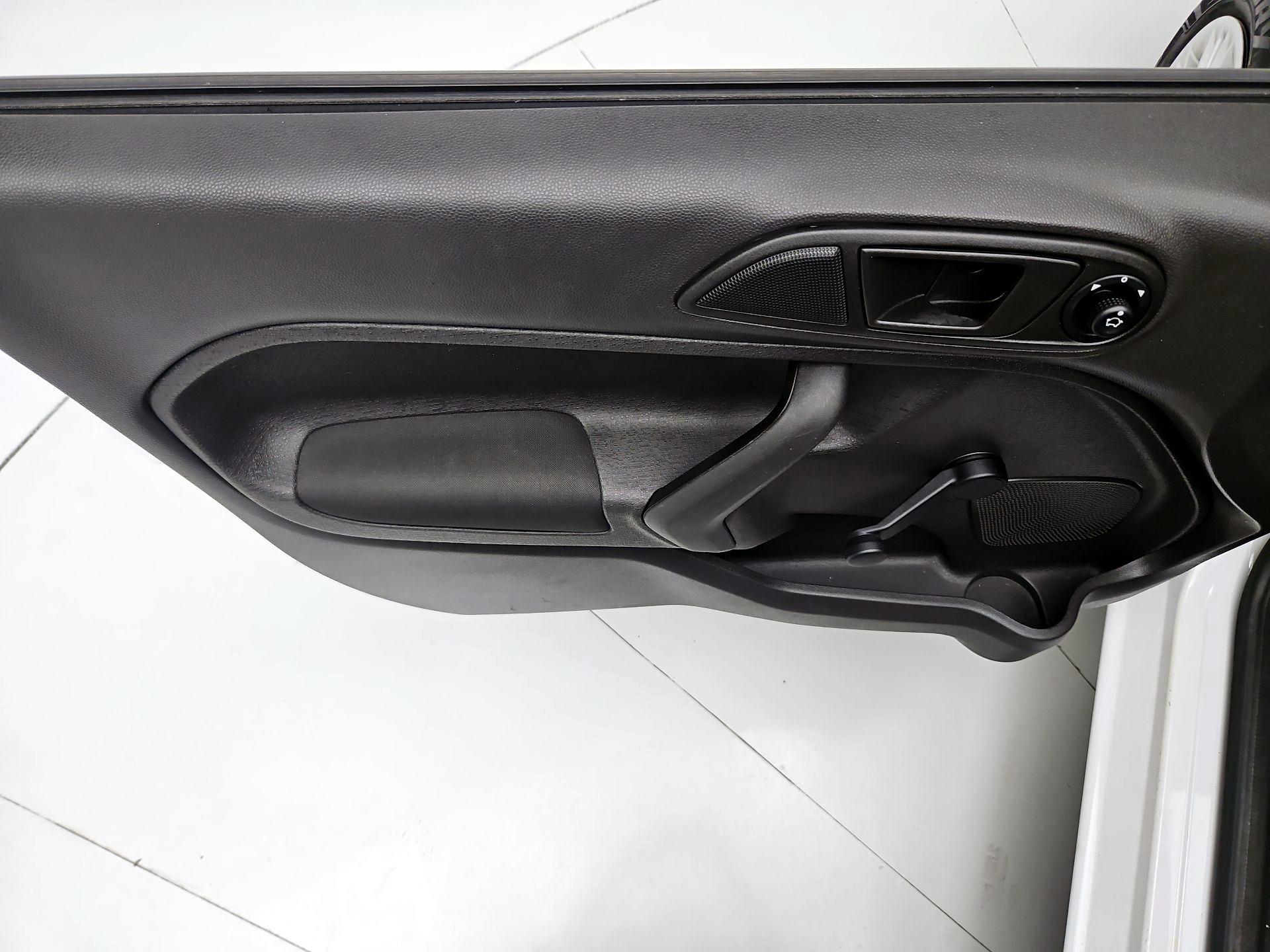 Thumbnail: 2019 Ford Fiesta - 12
