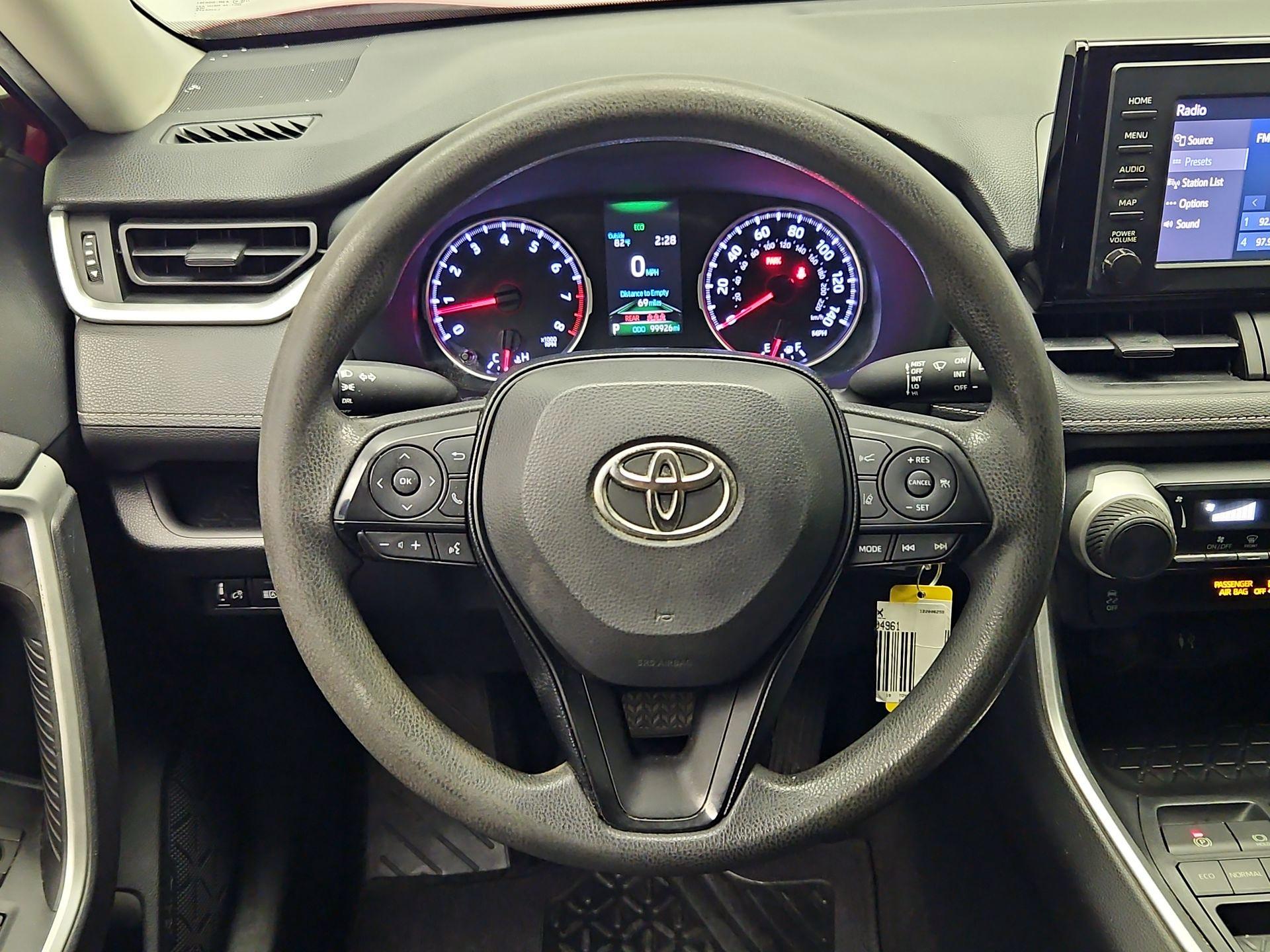 Thumbnail: 2019 Toyota RAV4 - 10
