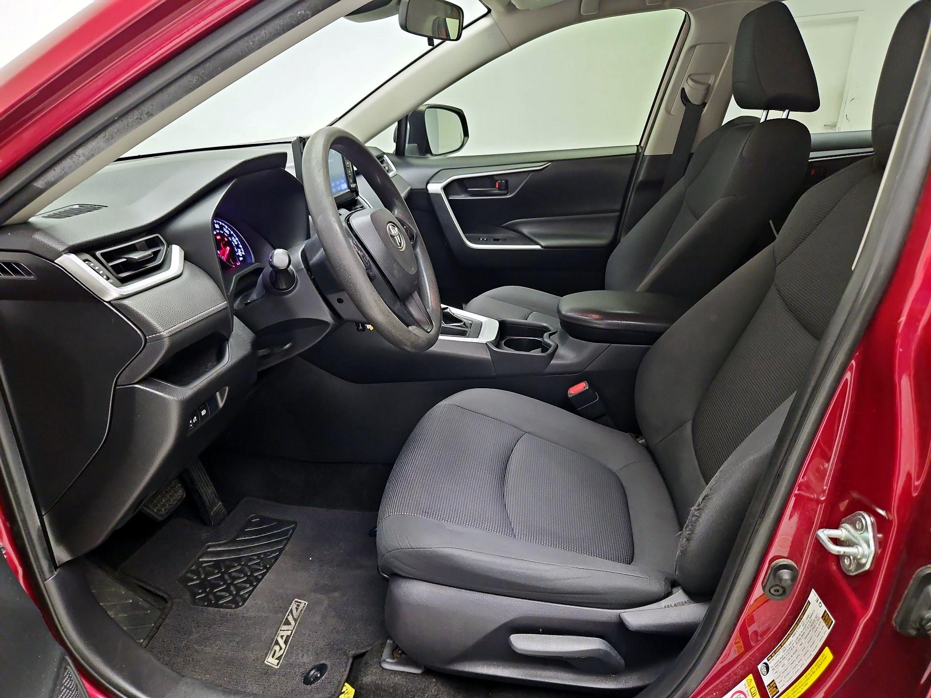 Thumbnail: 2019 Toyota RAV4 - 11