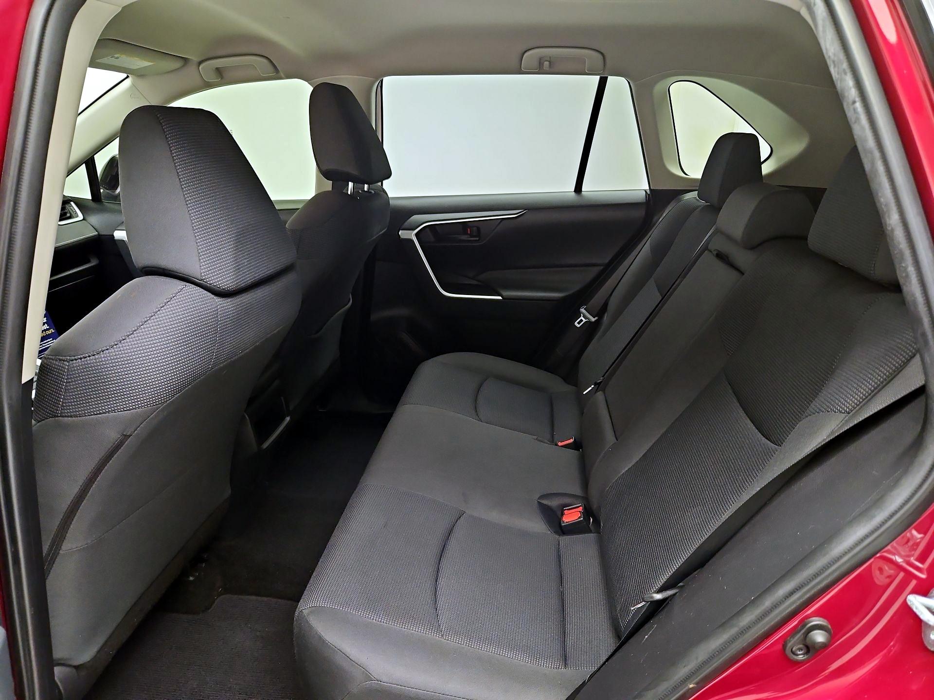 Thumbnail: 2019 Toyota RAV4 - 19
