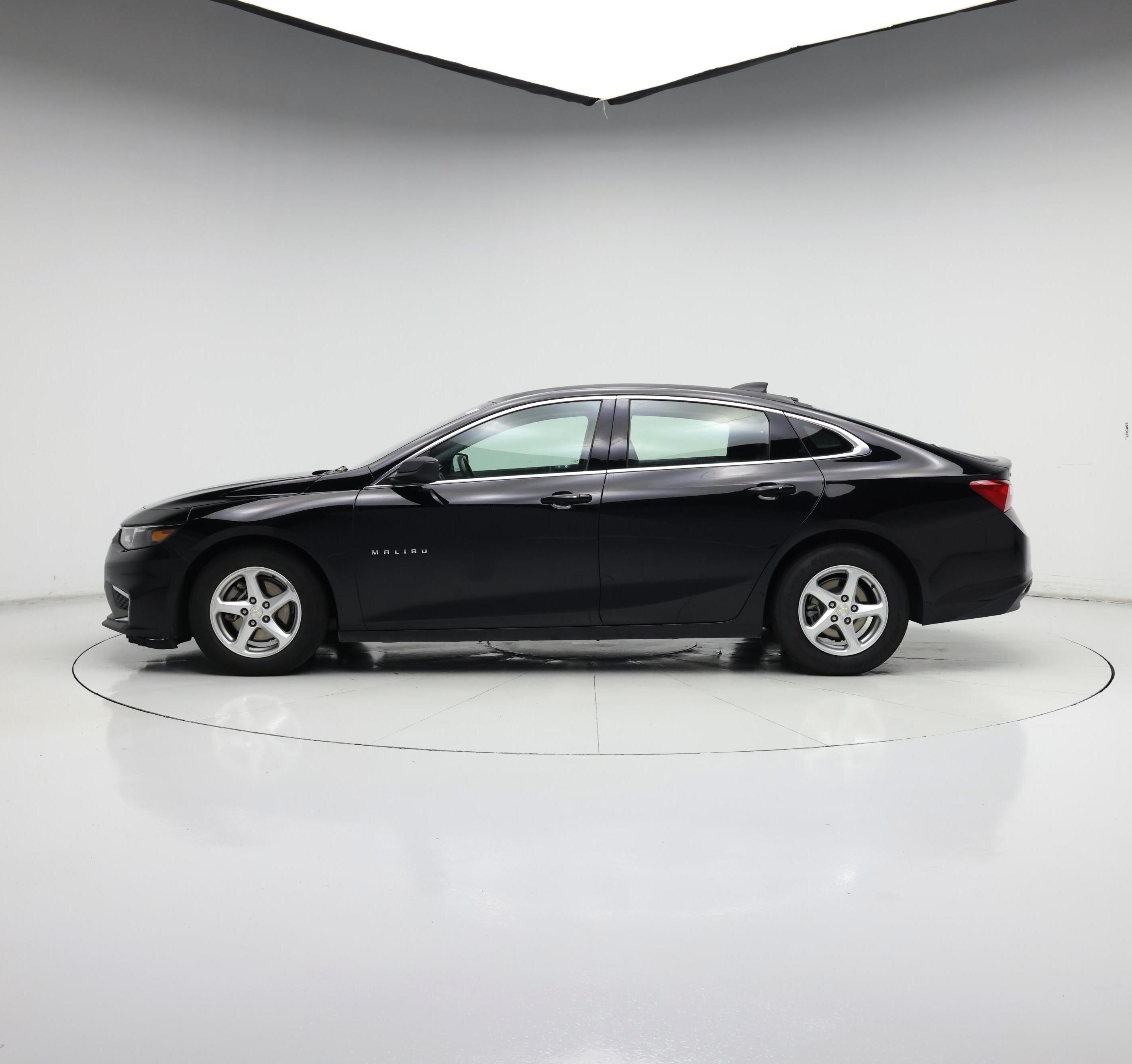 Thumbnail: 2018 Chevrolet Malibu - 3