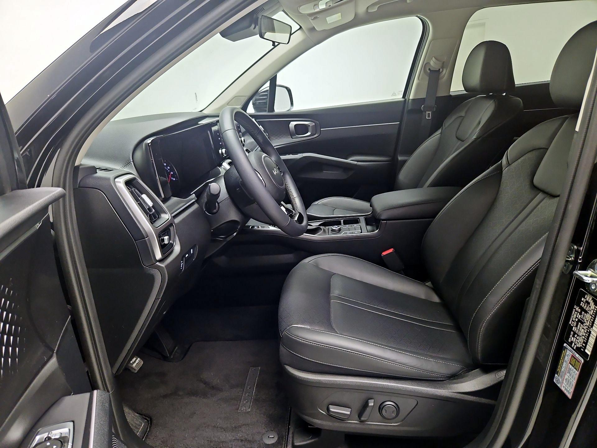 Thumbnail: 2023 Kia Sorento - 11