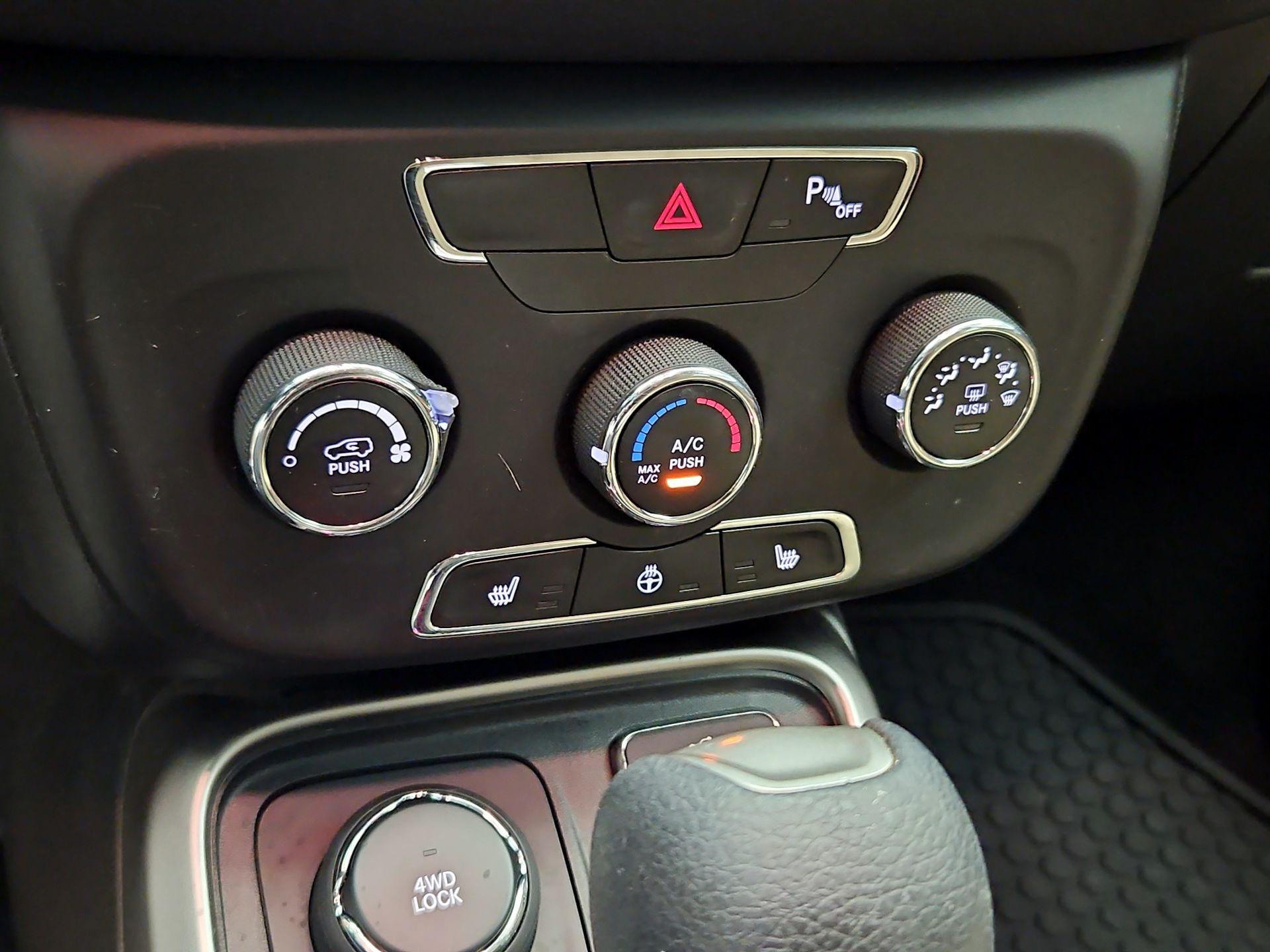 Thumbnail: 2017 Jeep Compass - 16
