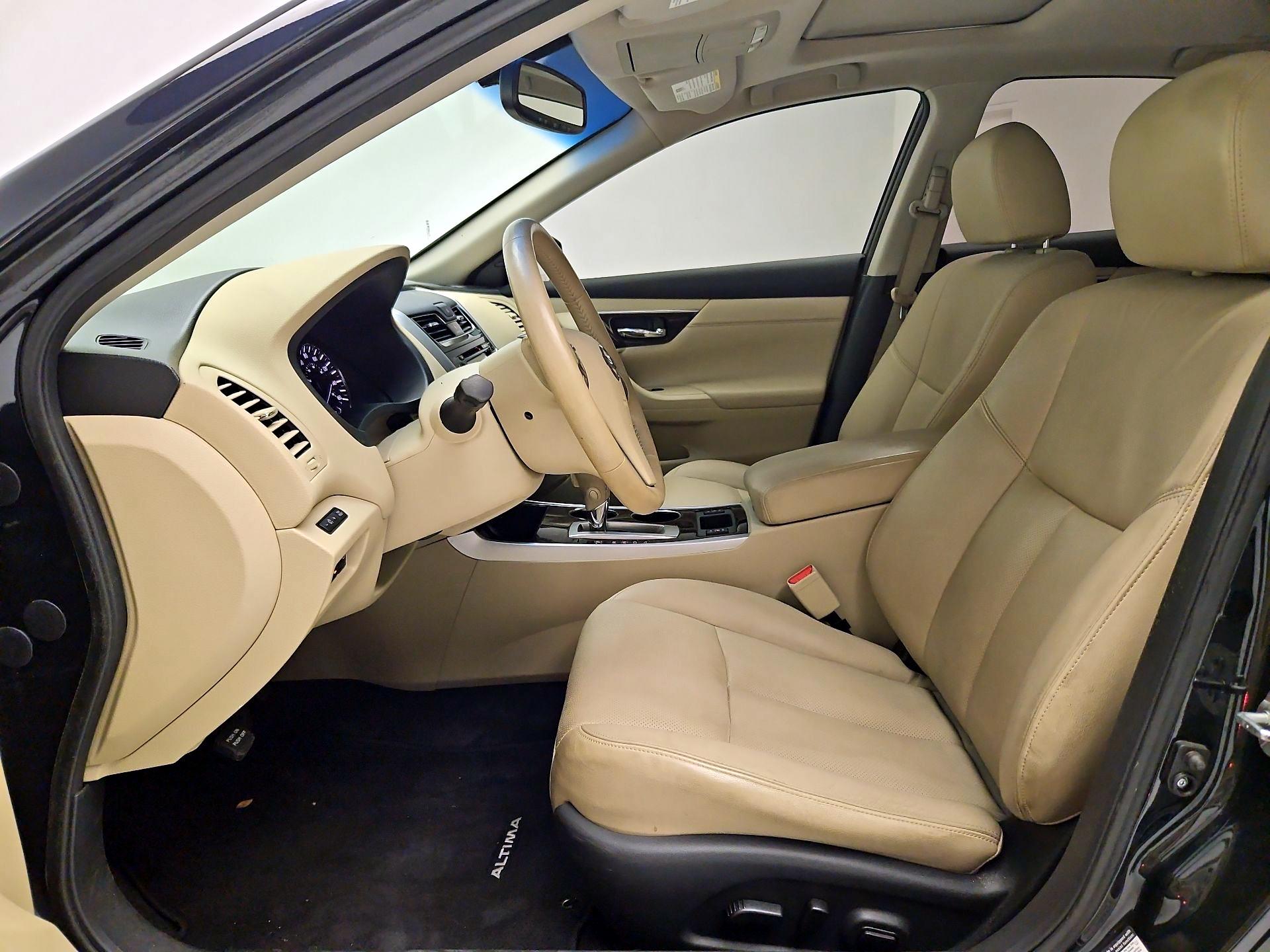 Thumbnail: 2015 Nissan Altima - 11