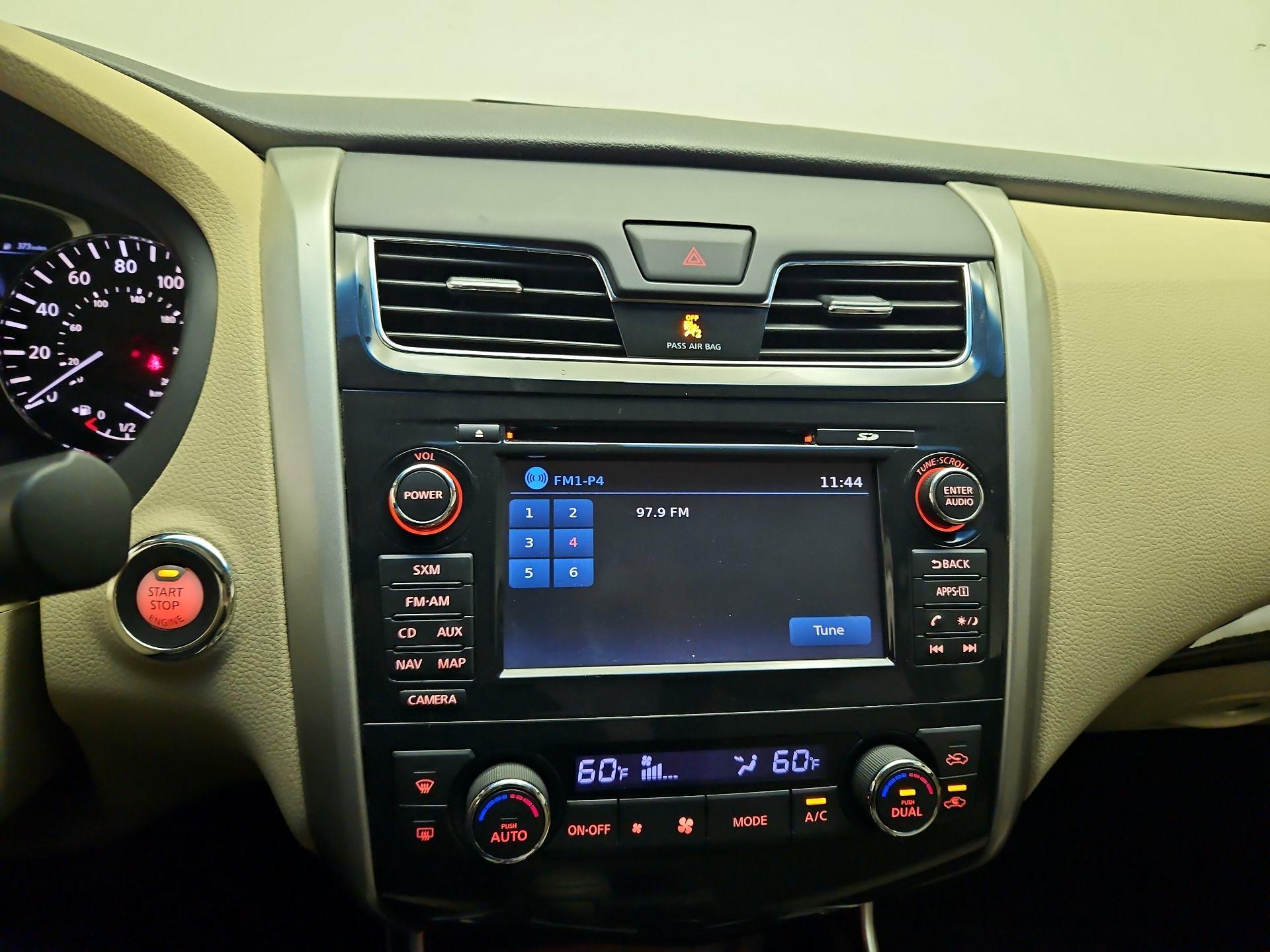 Thumbnail: 2015 Nissan Altima - 14