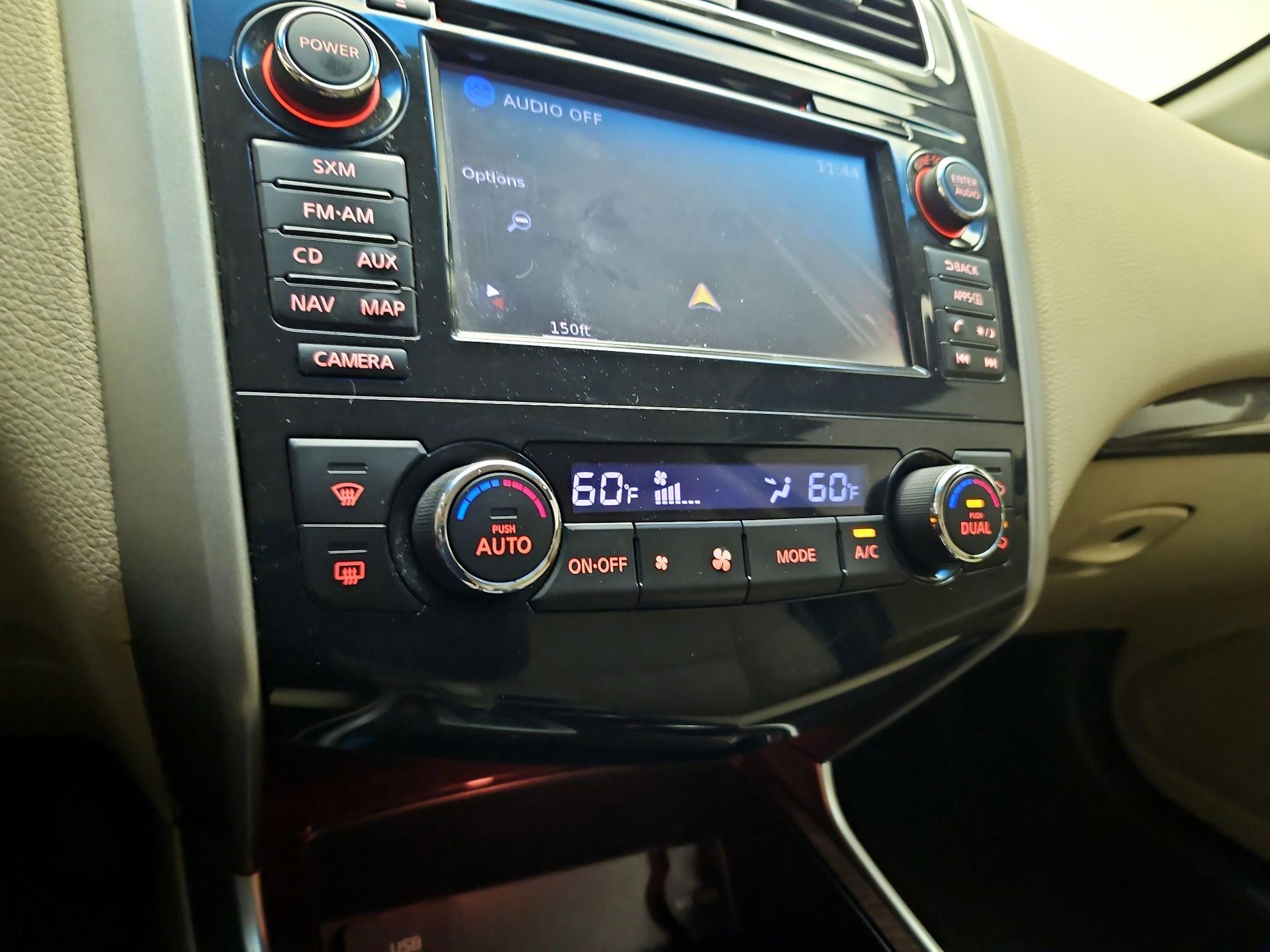 Thumbnail: 2015 Nissan Altima - 15