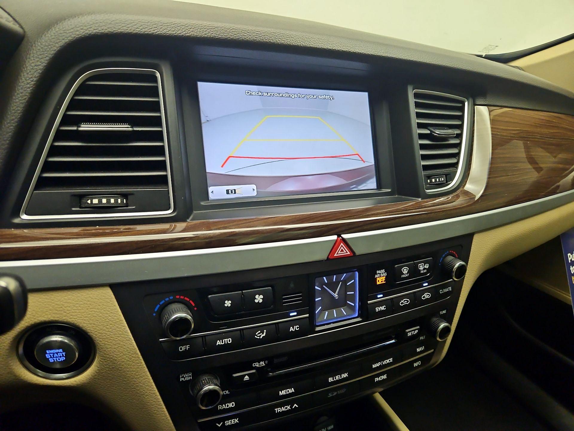 Thumbnail: 2015 Hyundai Genesis - 15