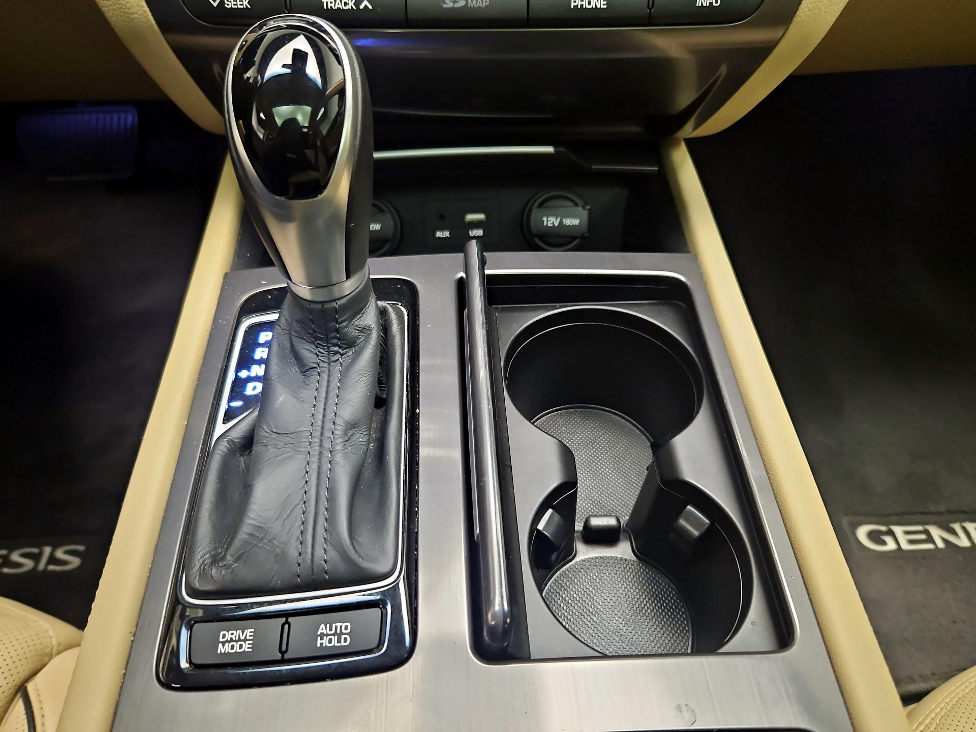 Thumbnail: 2015 Hyundai Genesis - 18