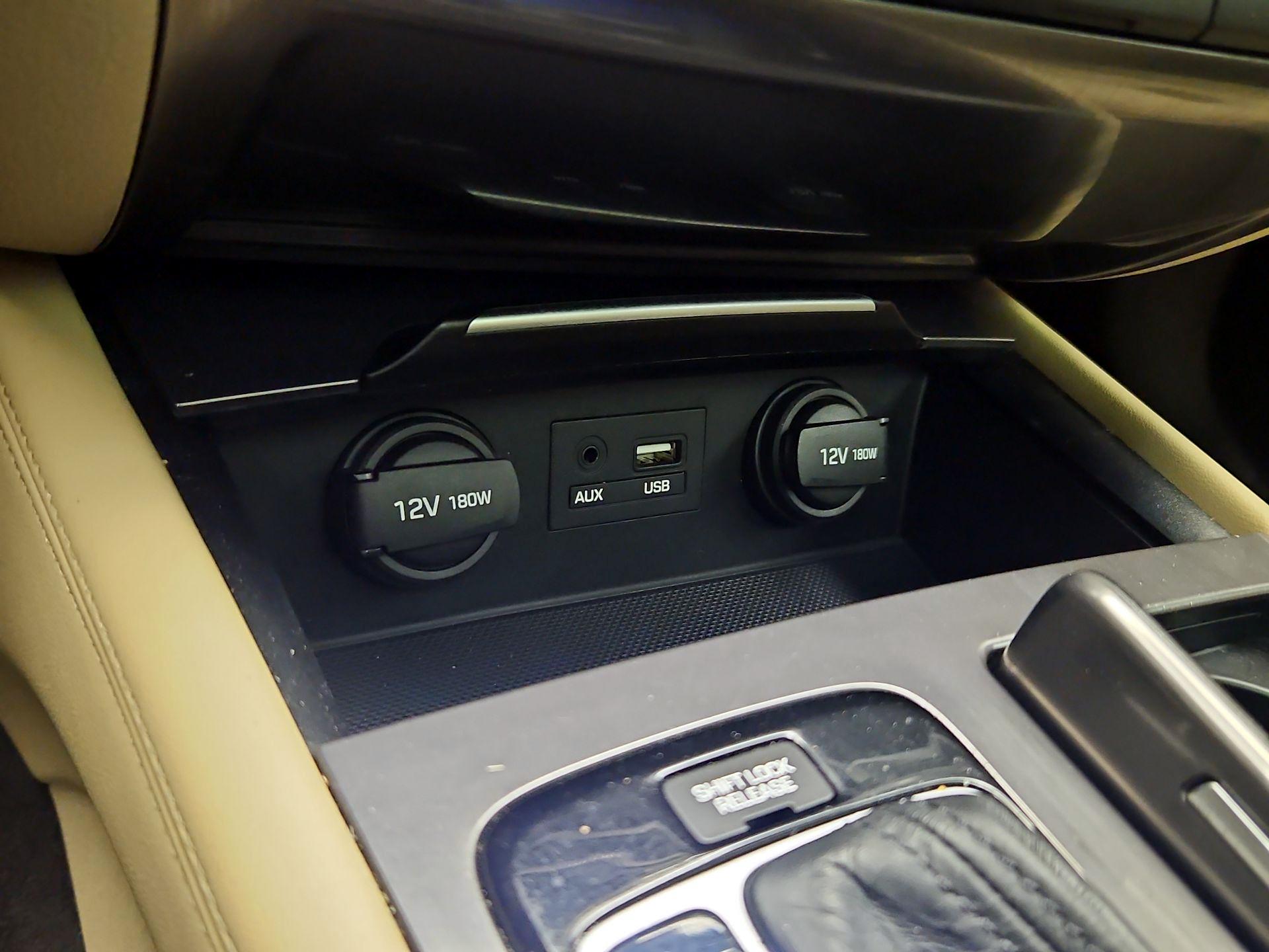 Thumbnail: 2015 Hyundai Genesis - 19