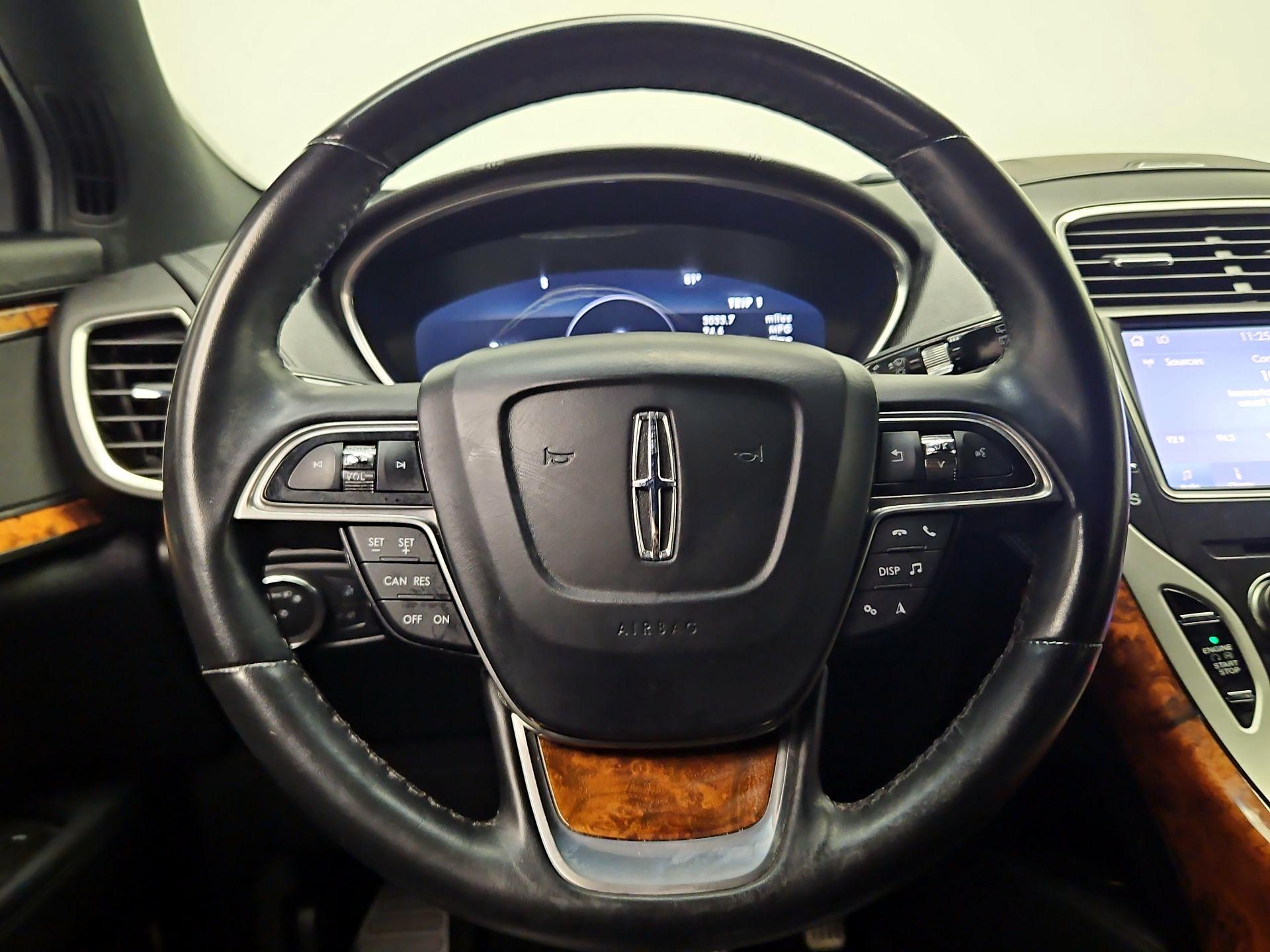 Thumbnail: 2019 Lincoln Nautilus - 10