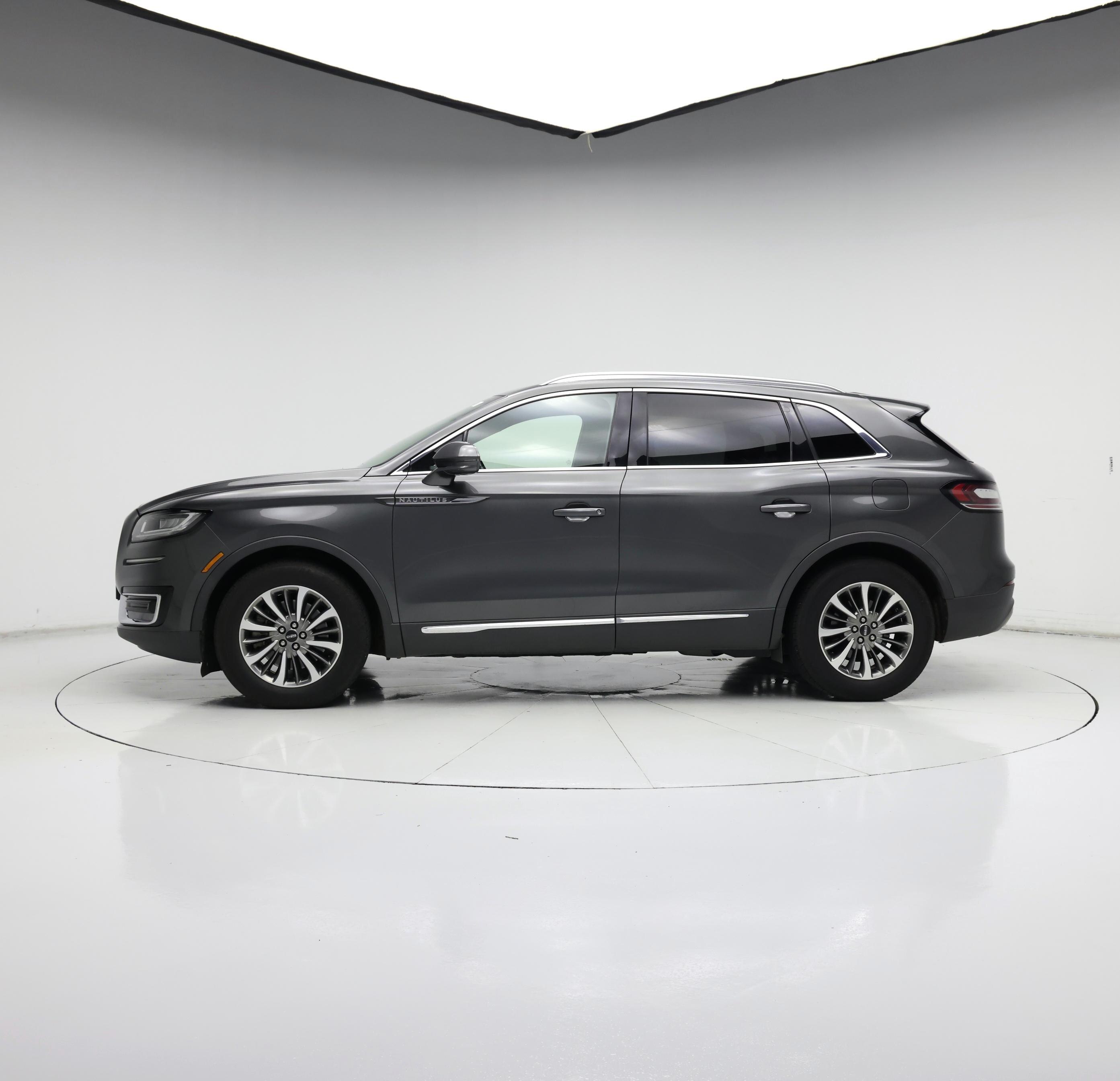 Thumbnail: 2019 Lincoln Nautilus - 3