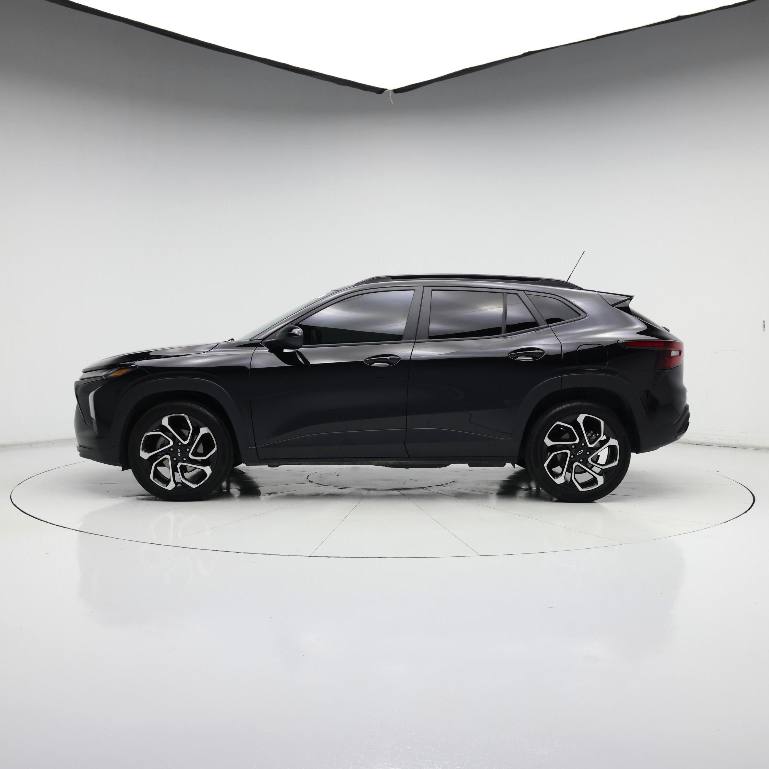 Thumbnail: 2024 Chevrolet Trax - 3