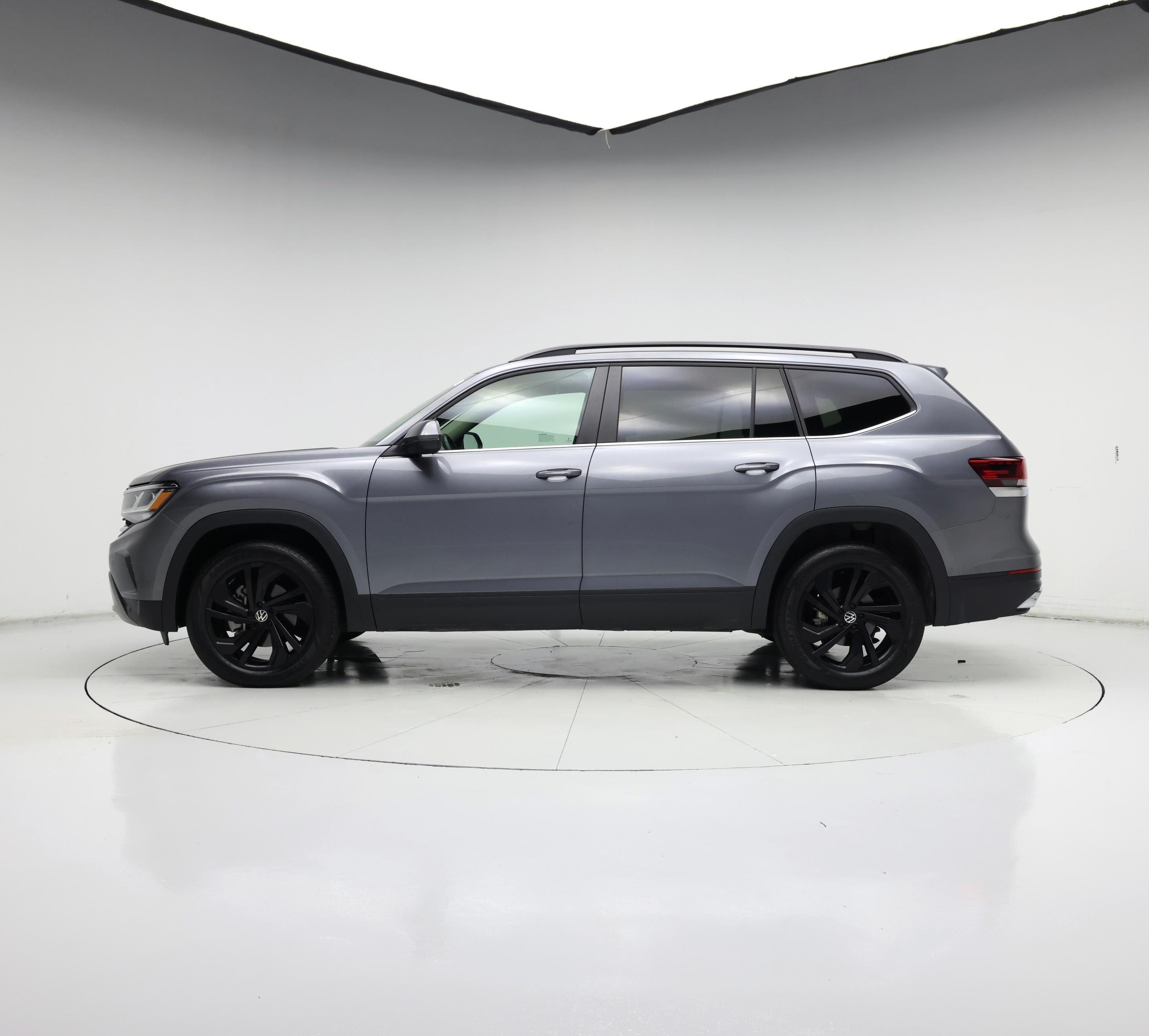 Thumbnail: 2023 Volkswagen Atlas - 3