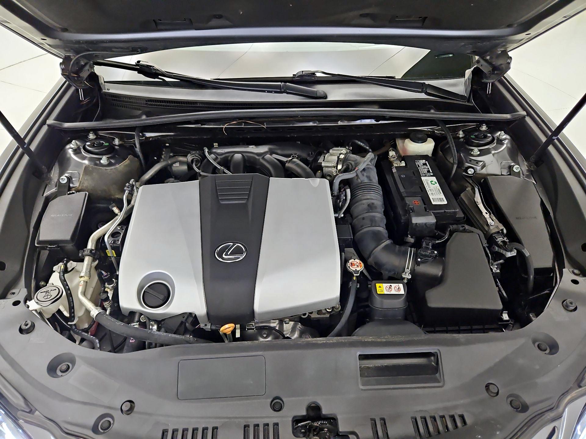 Thumbnail: 2019 Lexus ES - 20