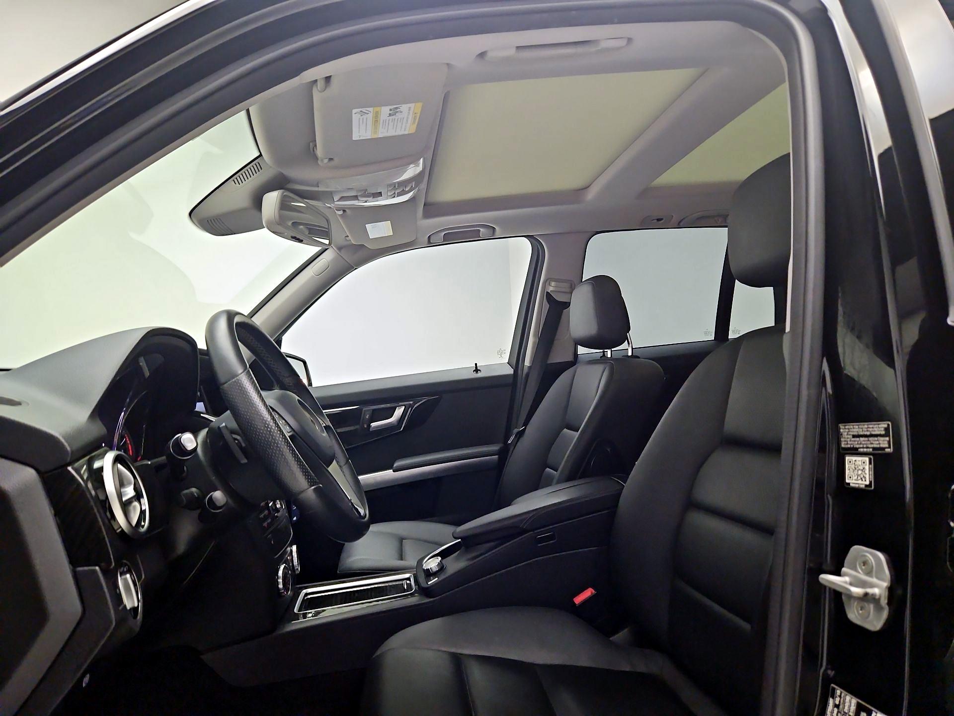 Thumbnail: 2015 Mercedes-Benz GLK - 17