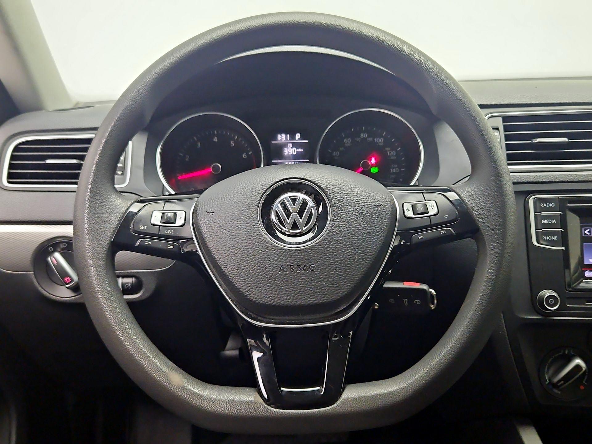 Thumbnail: 2017 Volkswagen Jetta - 10