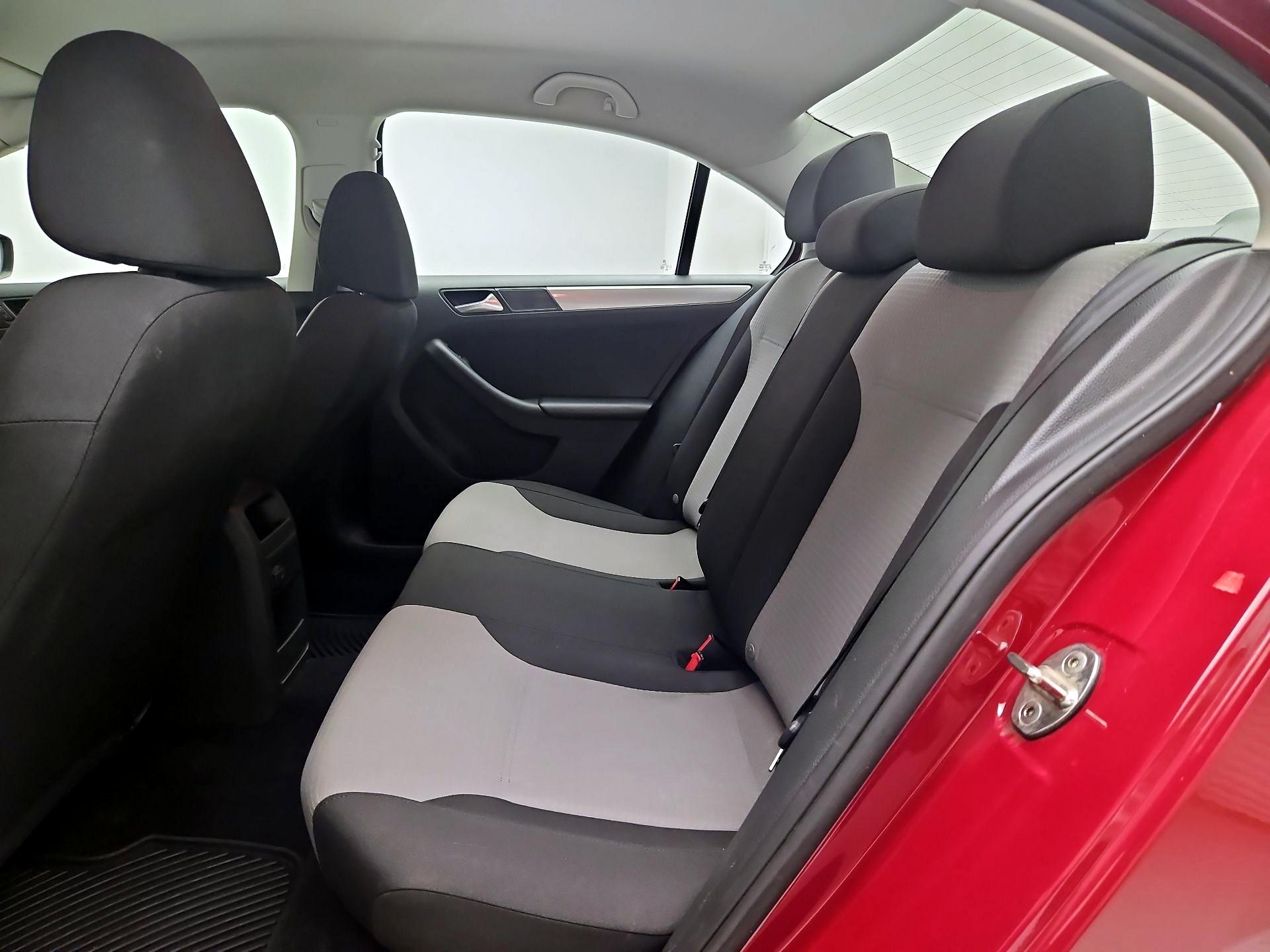 Thumbnail: 2017 Volkswagen Jetta - 19