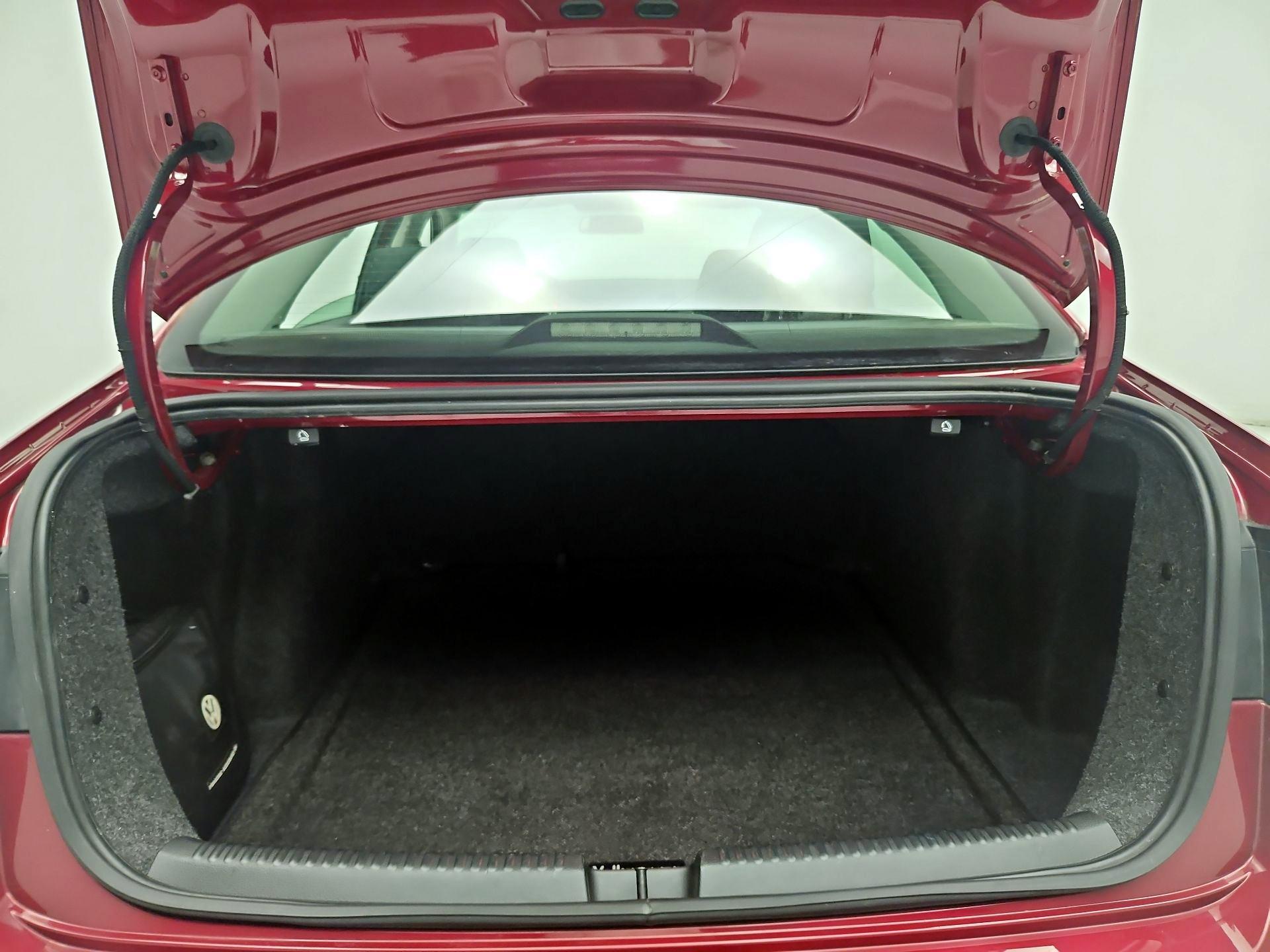Thumbnail: 2017 Volkswagen Jetta - 20