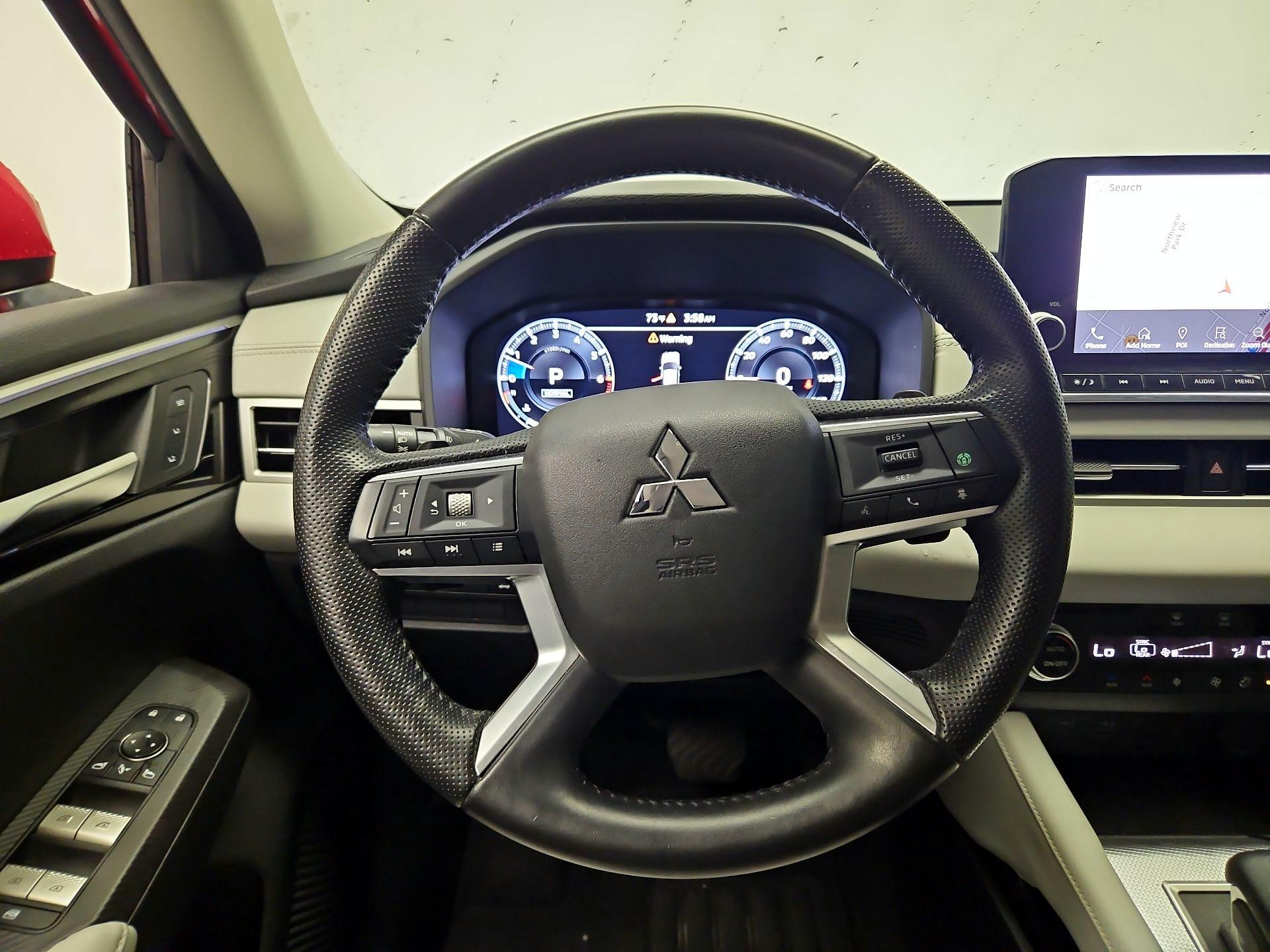 Thumbnail: 2022 Mitsubishi Outlander - 10