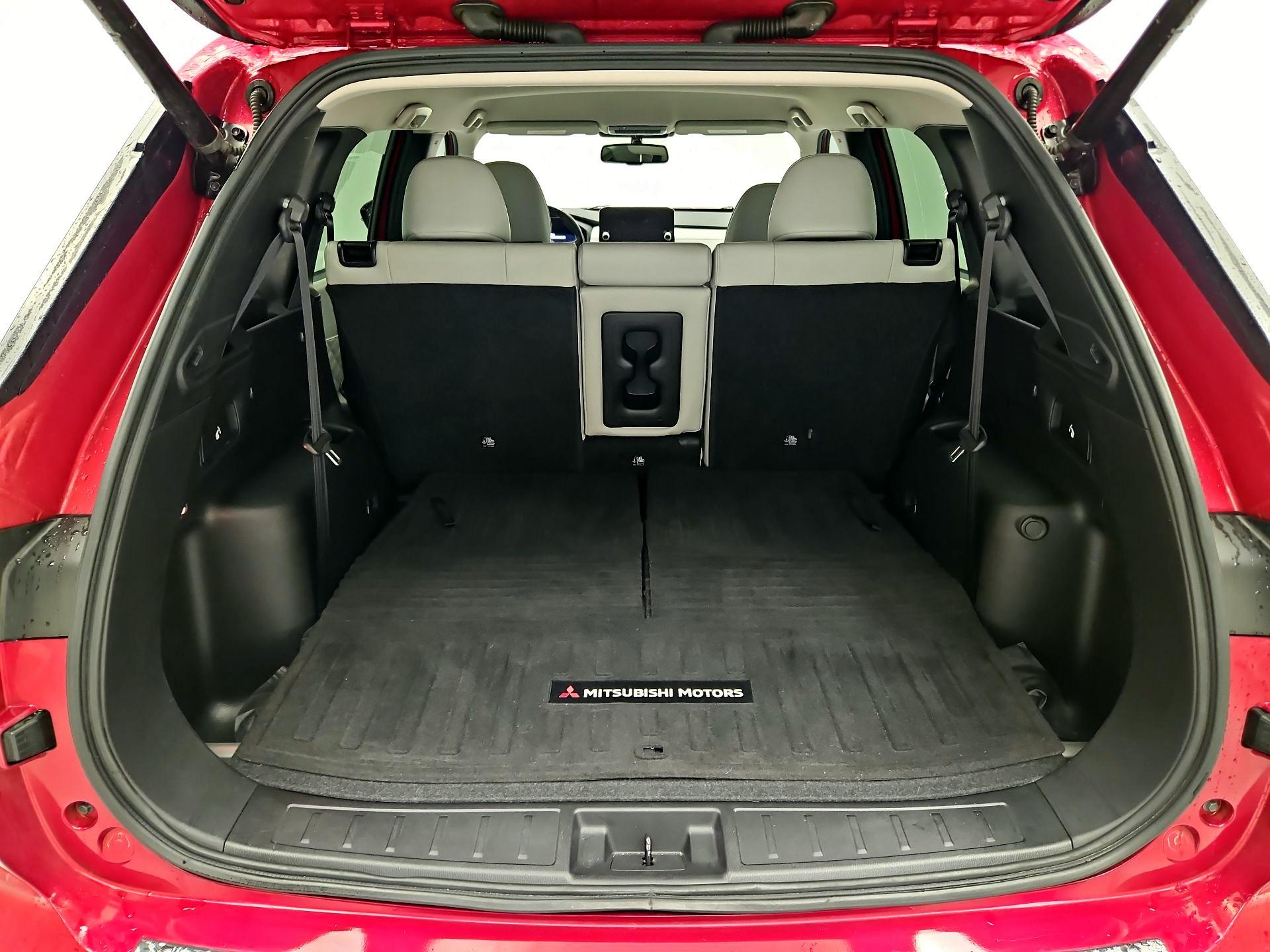 Thumbnail: 2022 Mitsubishi Outlander - 19