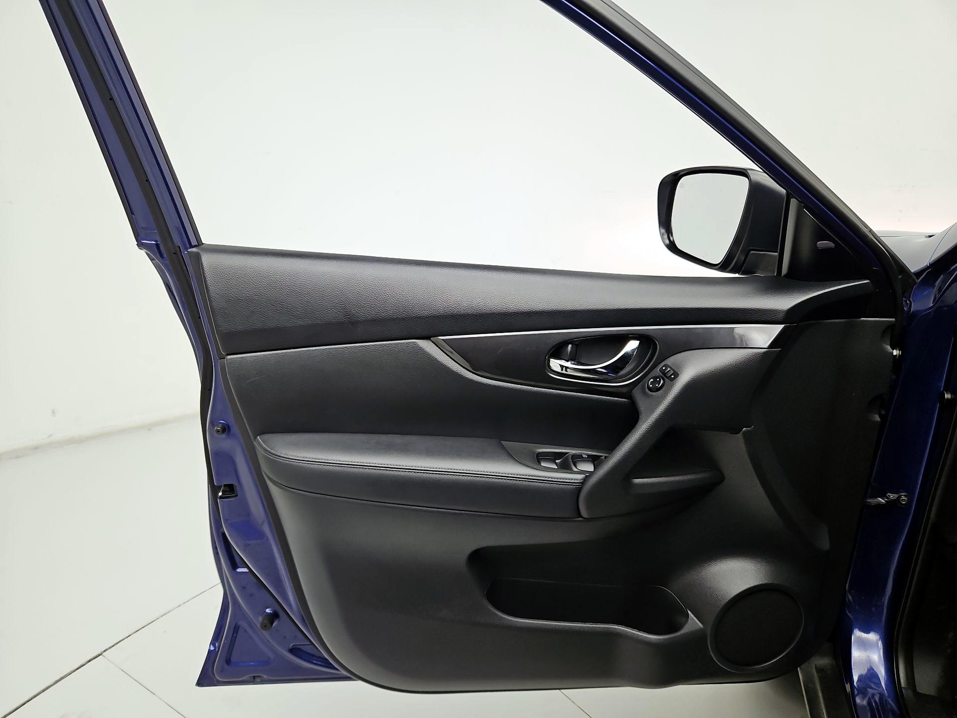 Thumbnail: 2020 Nissan Rogue - 12