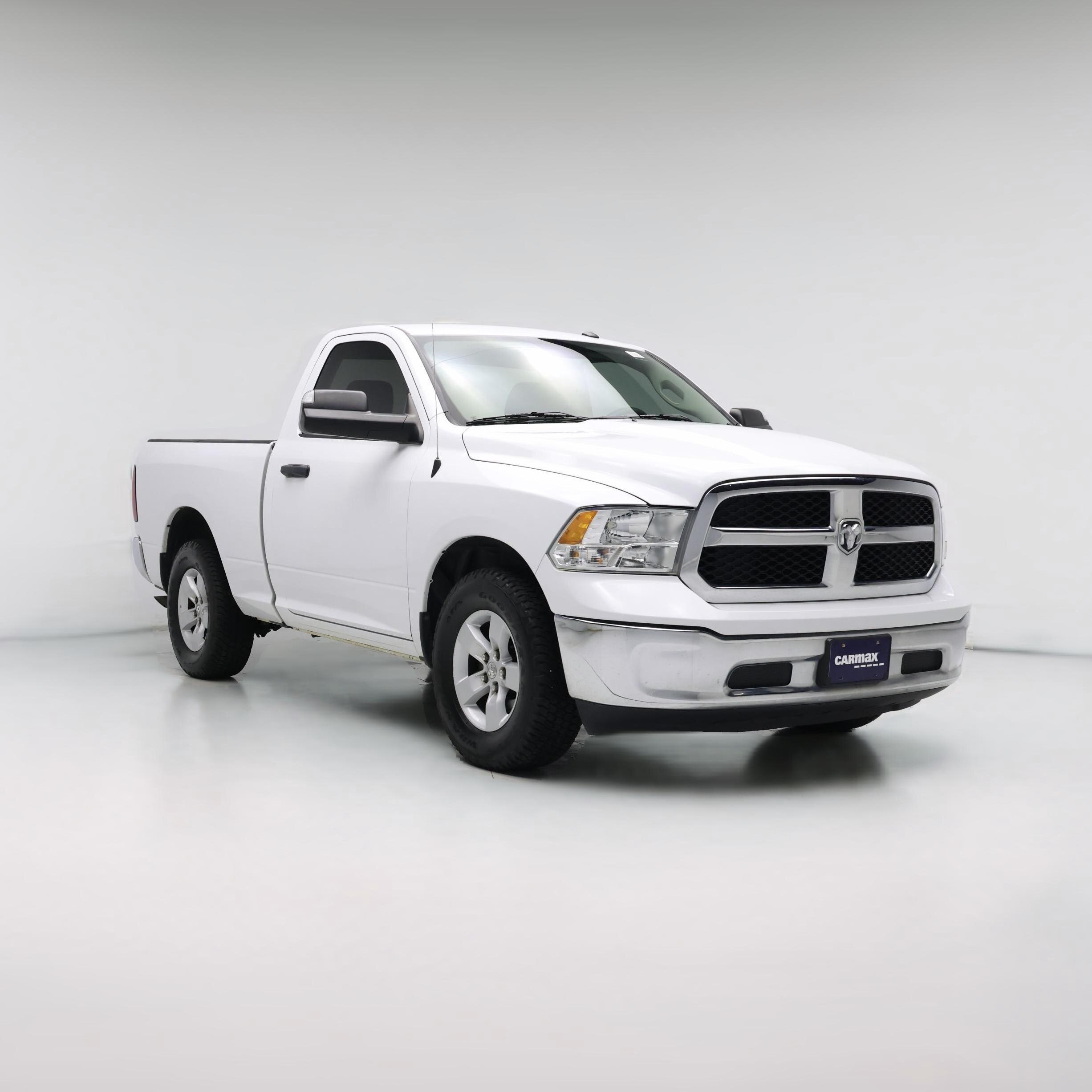 Thumbnail: 2020 RAM 1500 Classic - 1