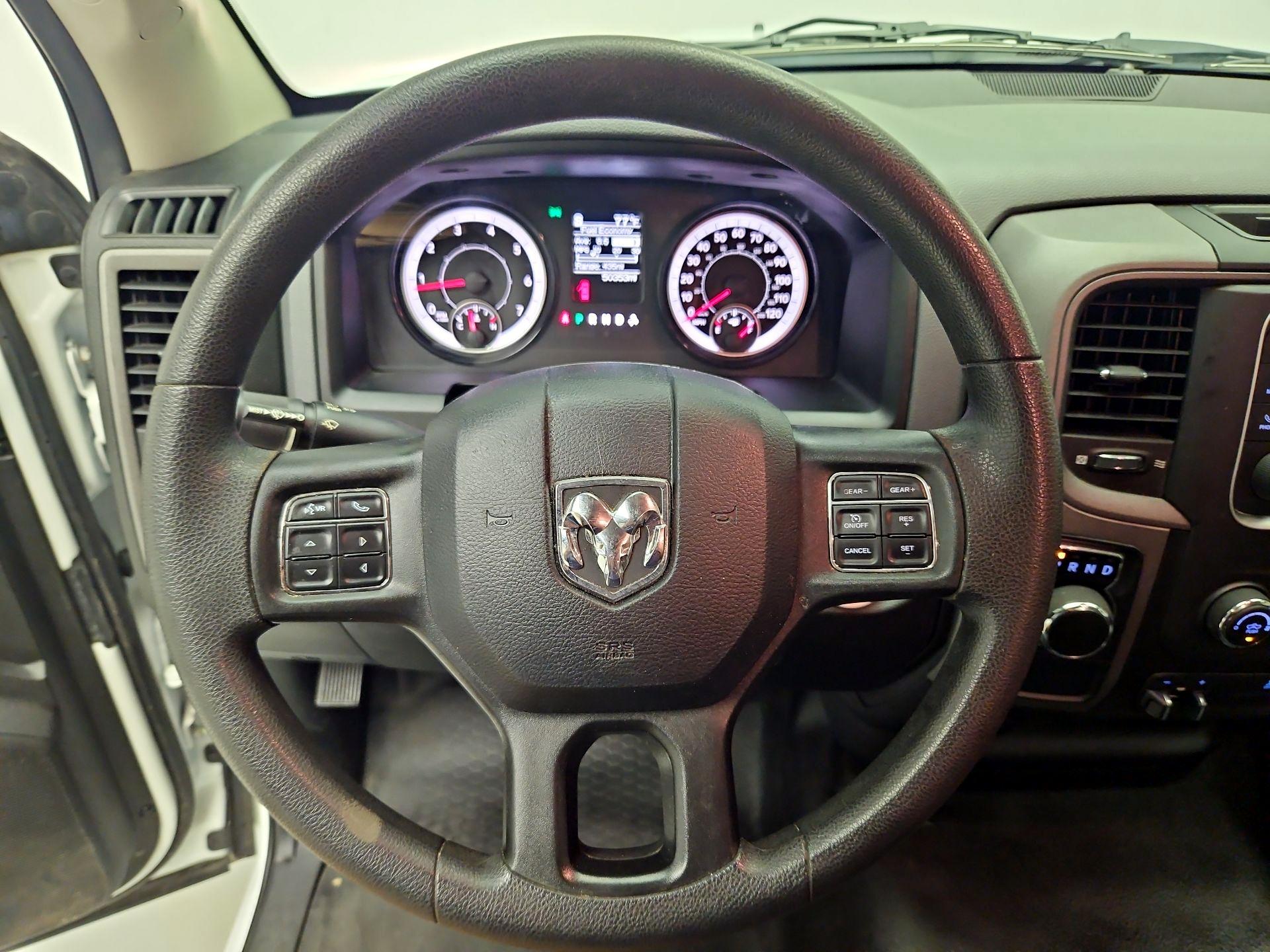 Thumbnail: 2020 RAM 1500 Classic - 10