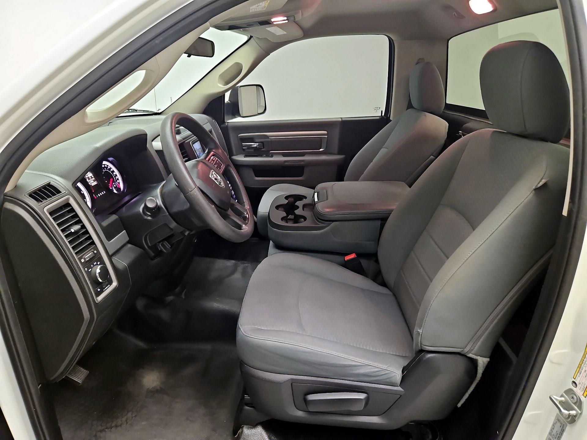 Thumbnail: 2020 RAM 1500 Classic - 11