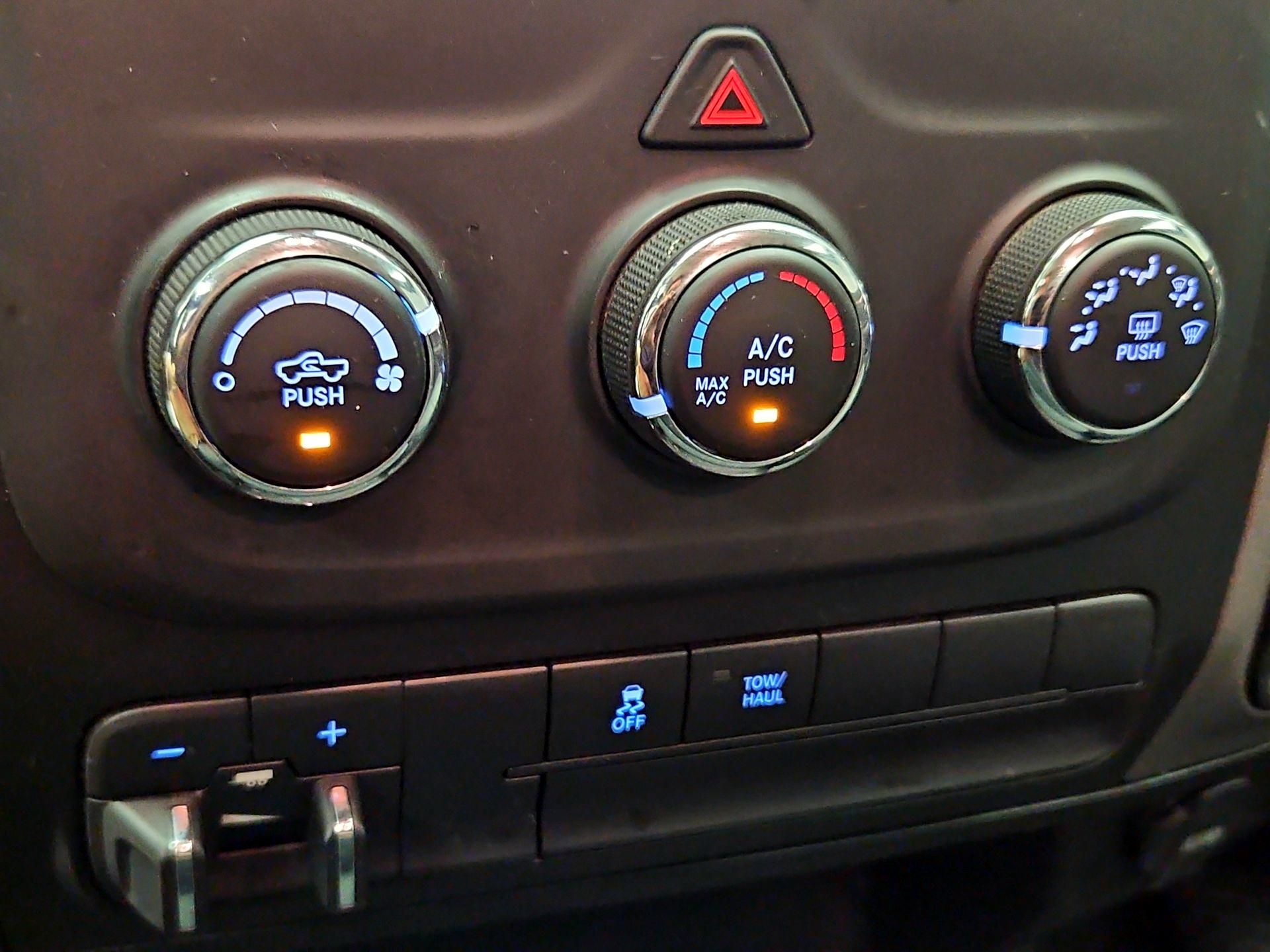Thumbnail: 2020 RAM 1500 Classic - 16
