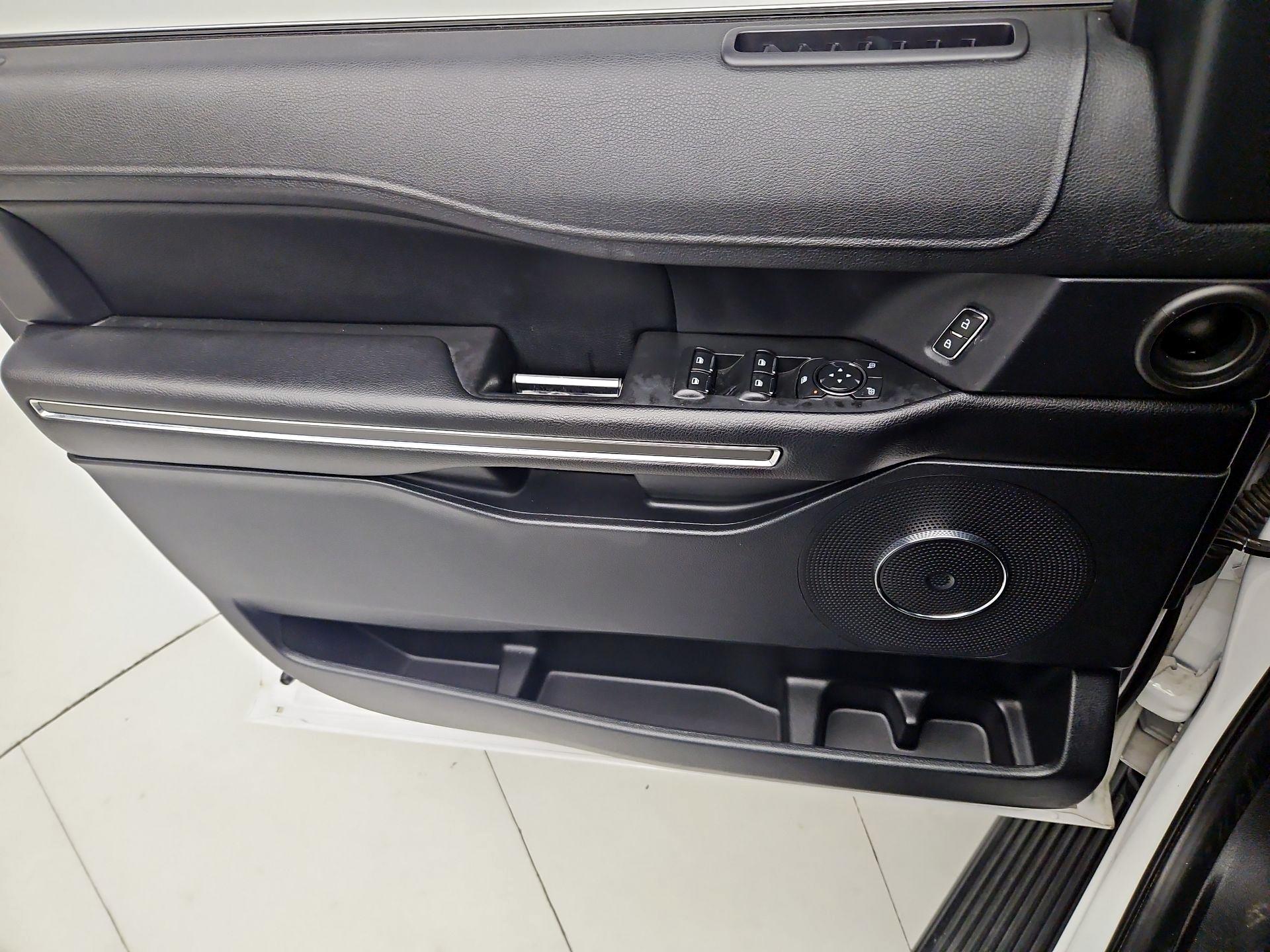 Thumbnail: 2019 Ford Expedition - 12