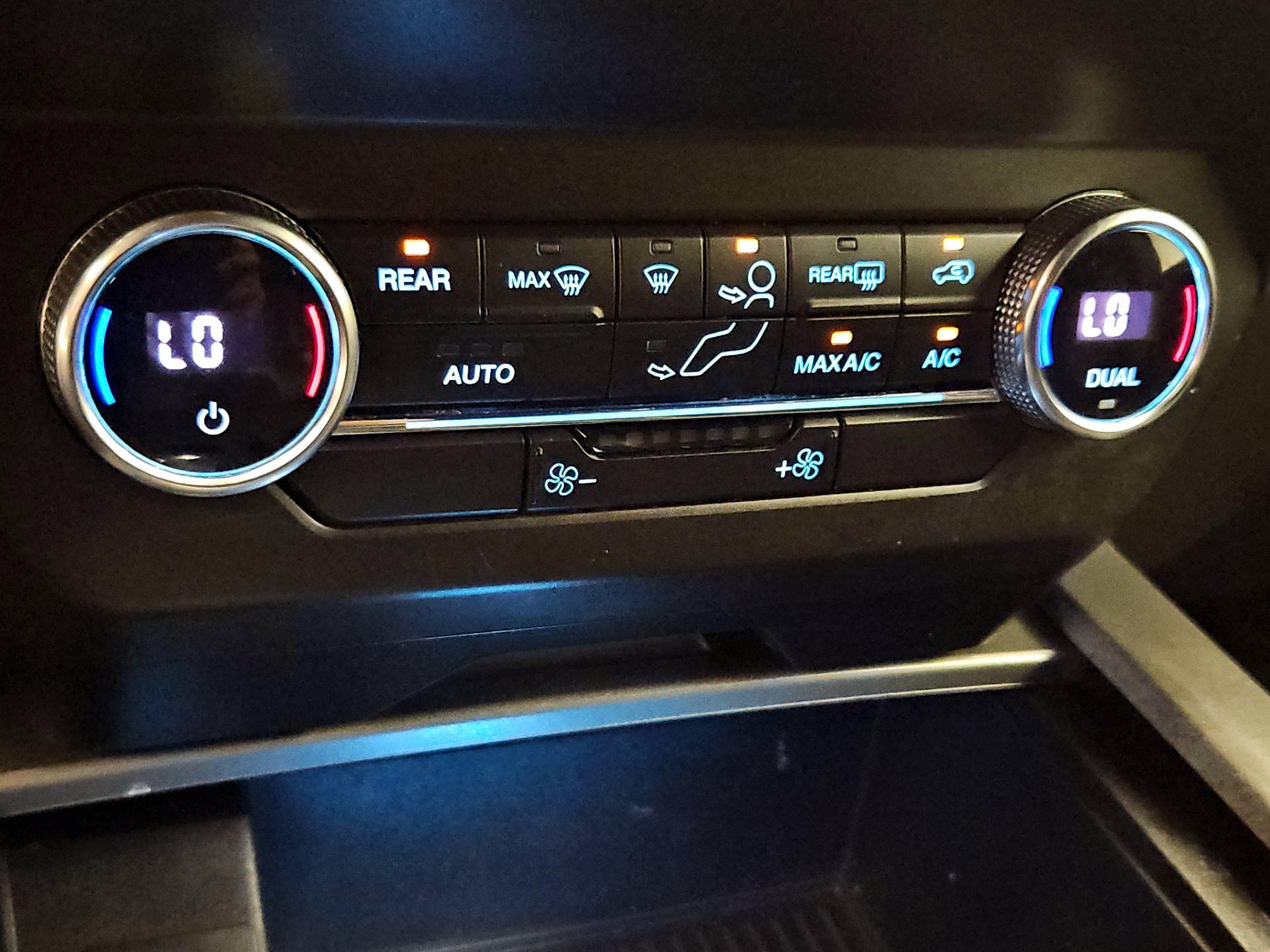 Thumbnail: 2019 Ford Expedition - 16