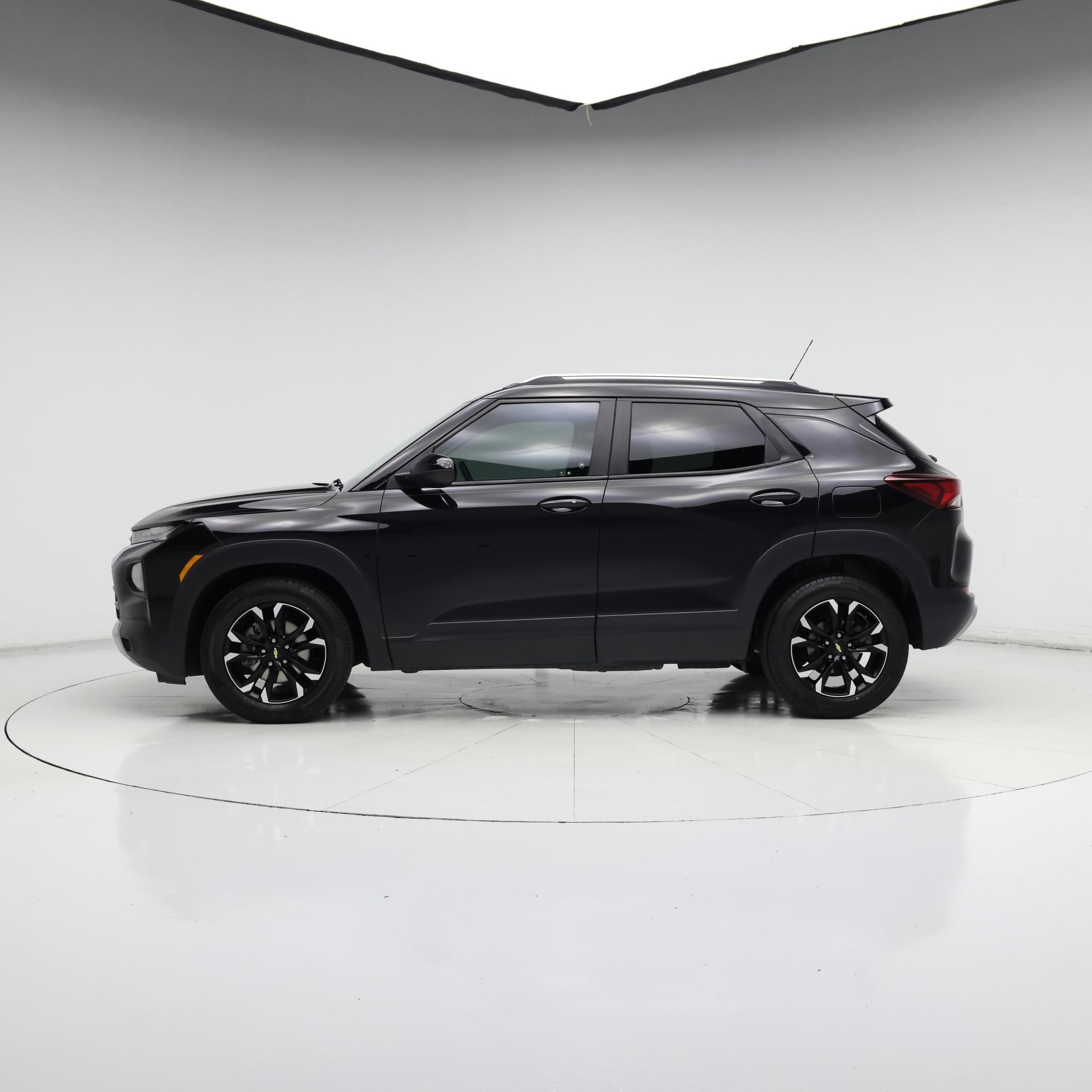Thumbnail: 2023 Chevrolet TrailBlazer - 3
