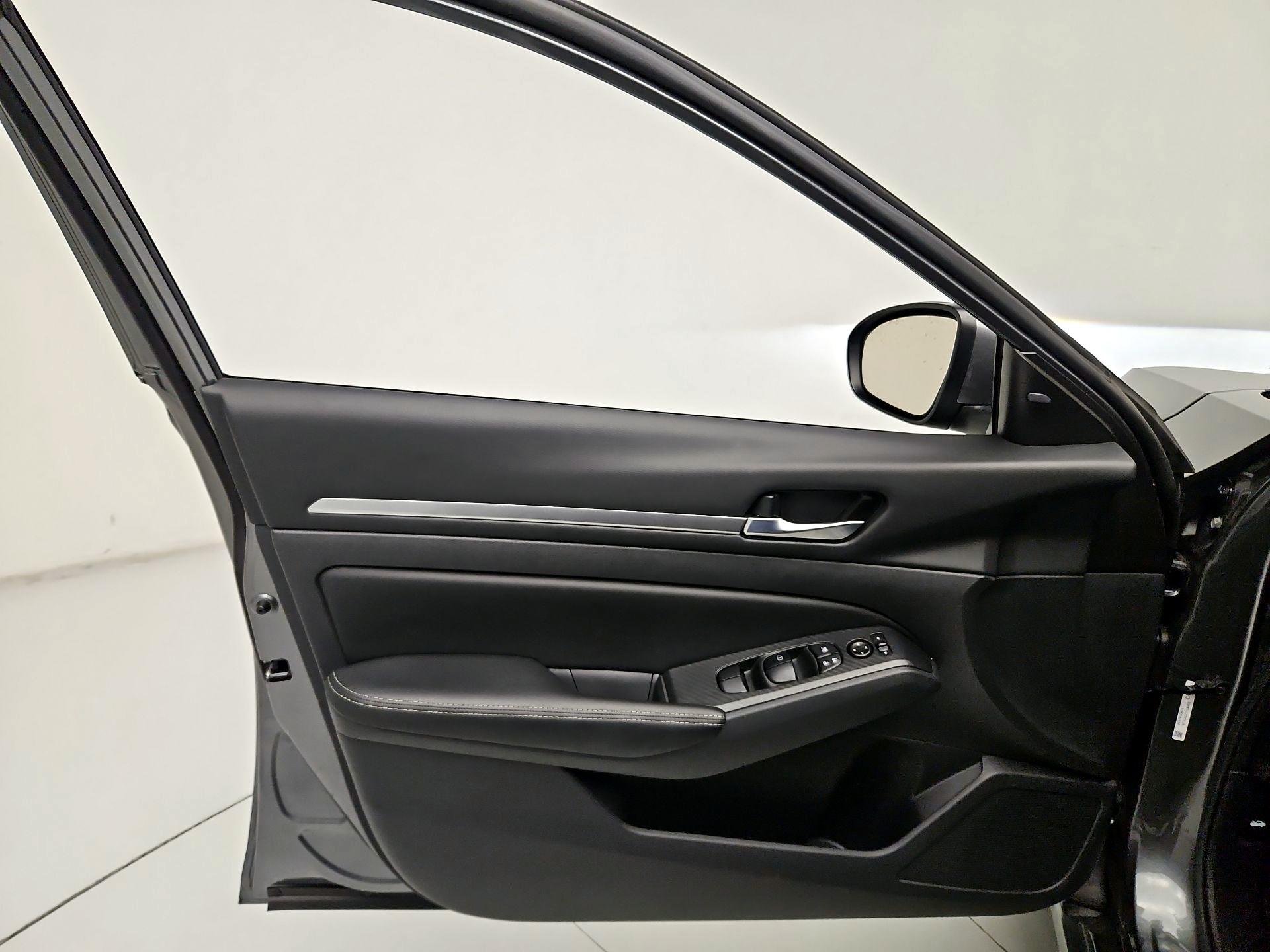 Thumbnail: 2022 Nissan Altima - 12