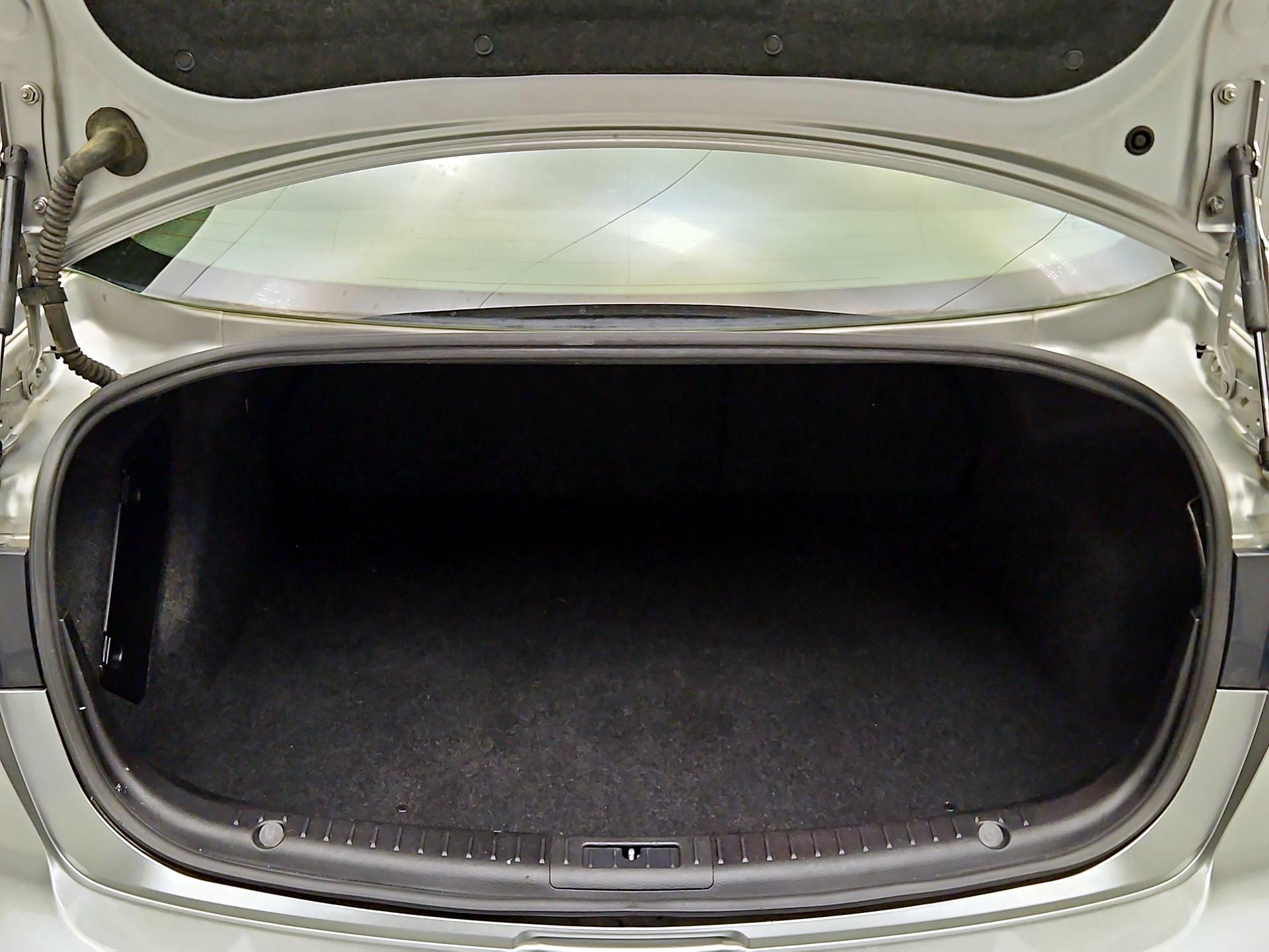 Thumbnail: 2013 Mazda Mazda3 - 18