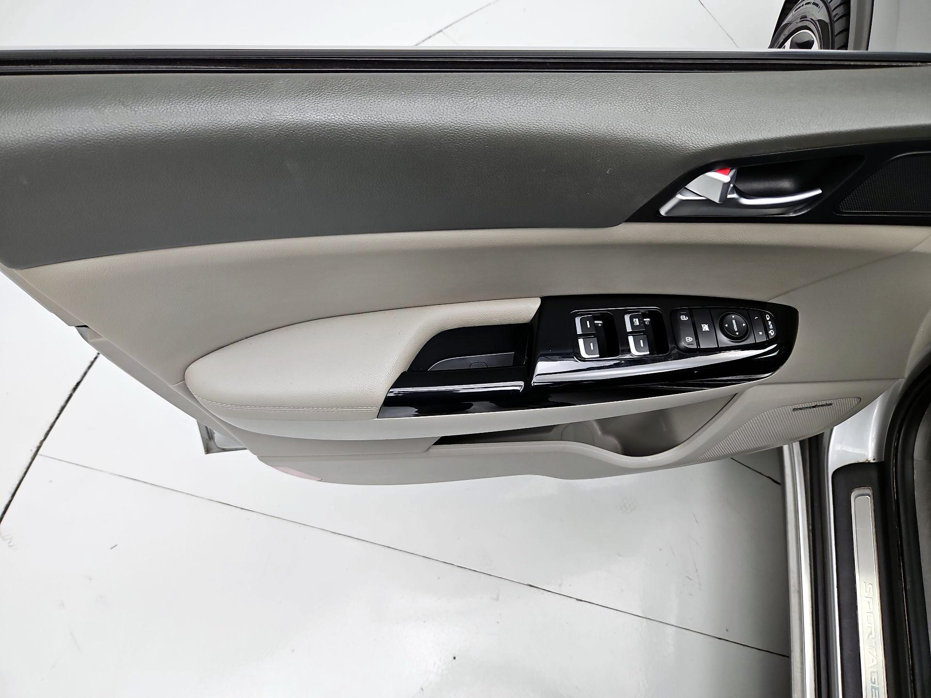 Thumbnail: 2019 Kia Sportage - 12