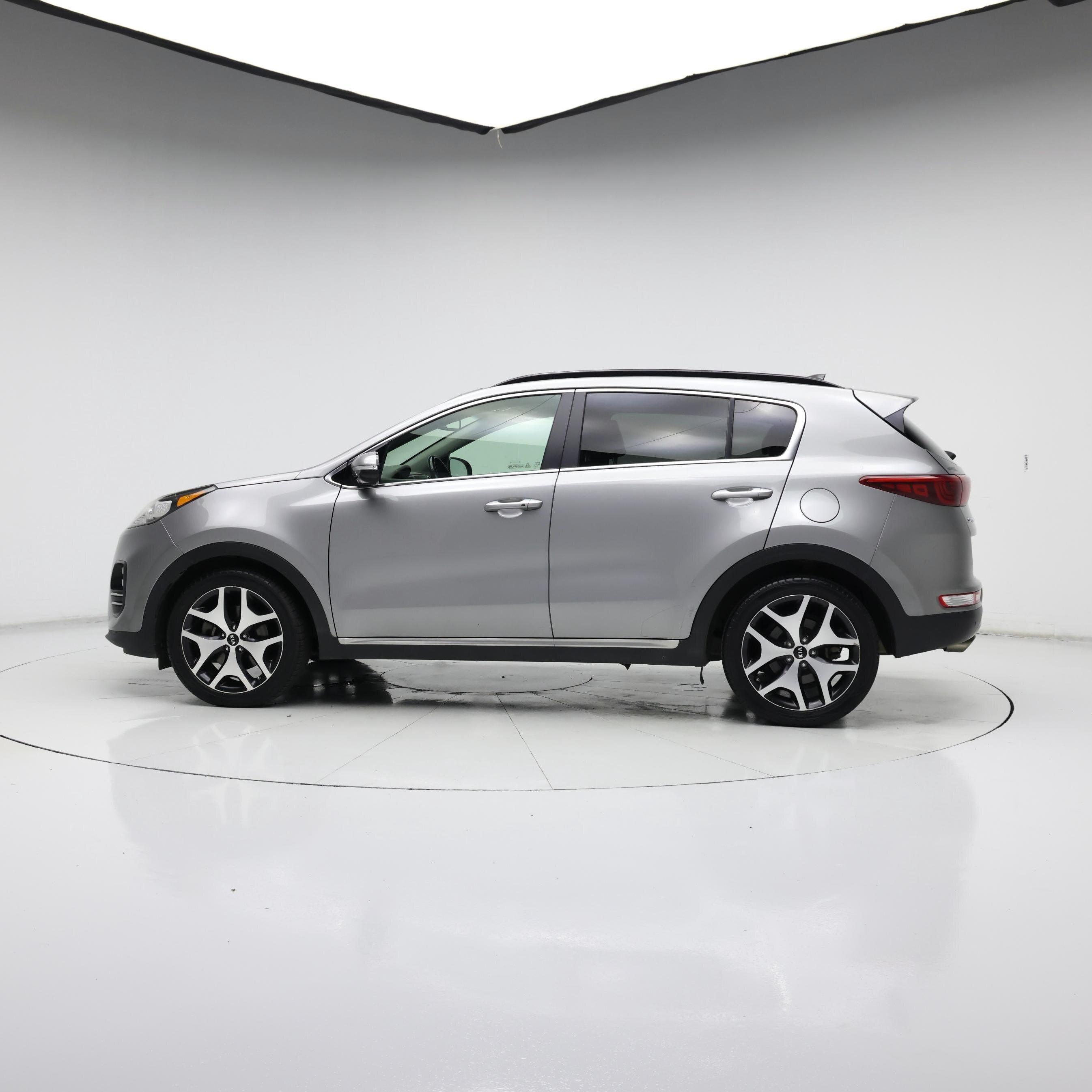 Thumbnail: 2019 Kia Sportage - 3