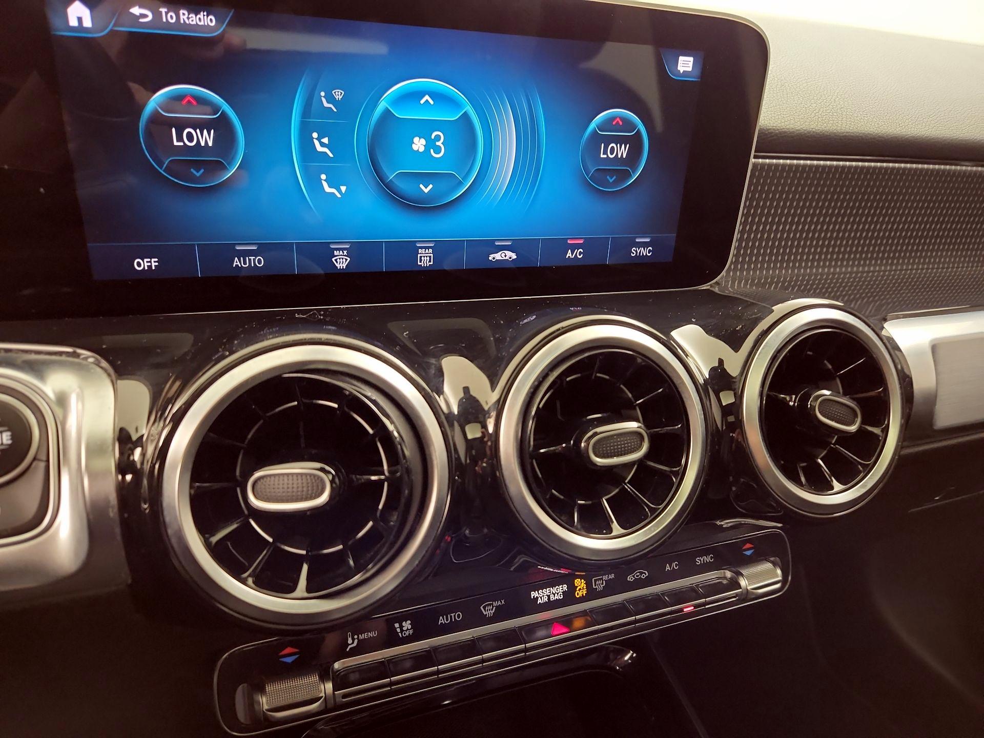Thumbnail: 2020 Mercedes-Benz GLB - 16
