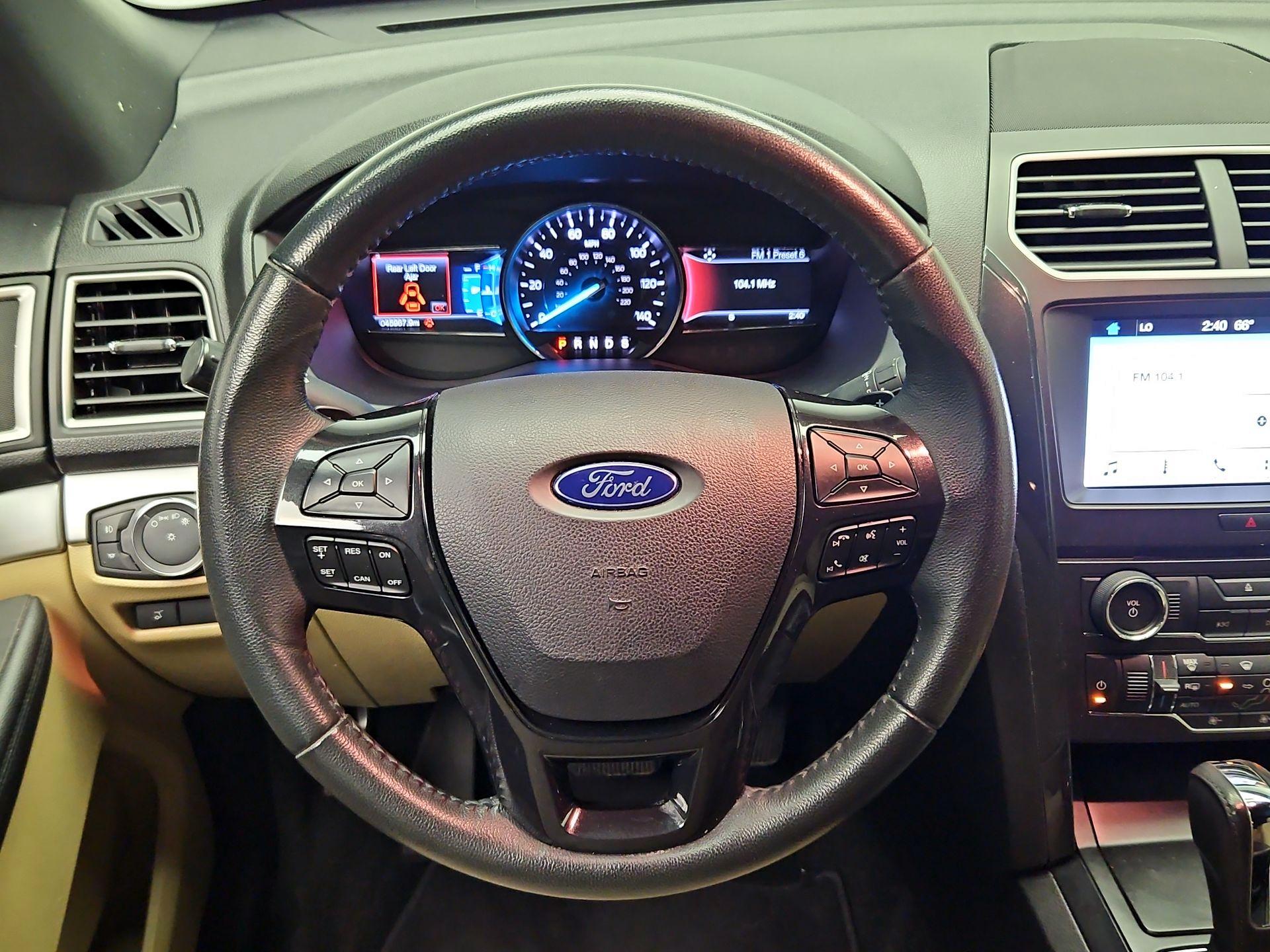 Thumbnail: 2017 Ford Explorer - 10