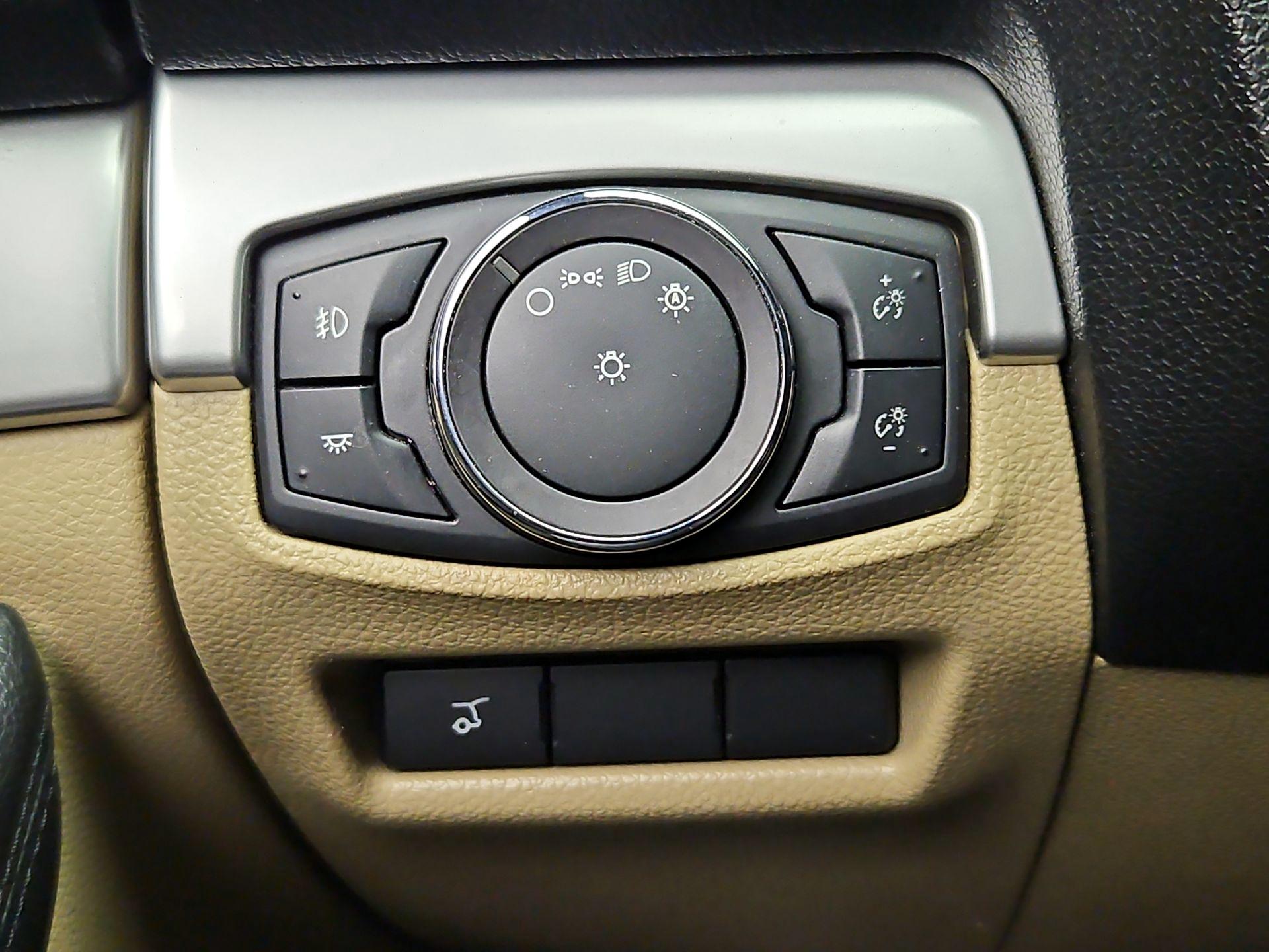 Thumbnail: 2017 Ford Explorer - 13