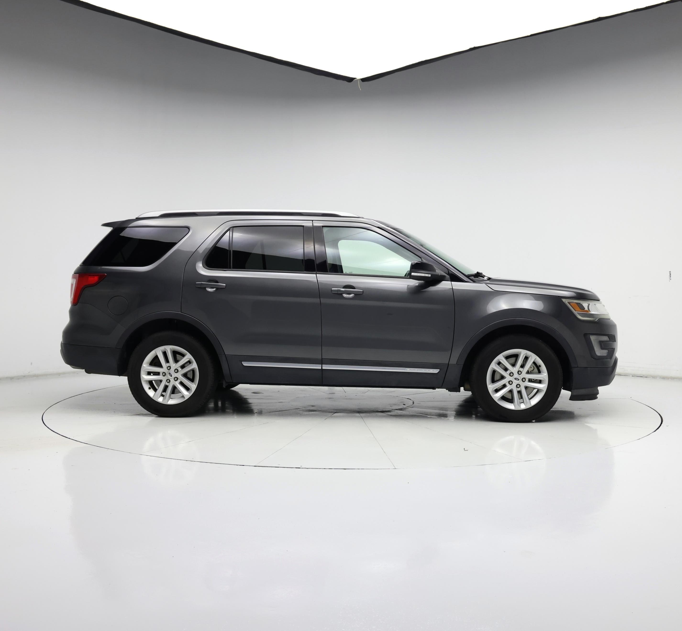Thumbnail: 2017 Ford Explorer - 7