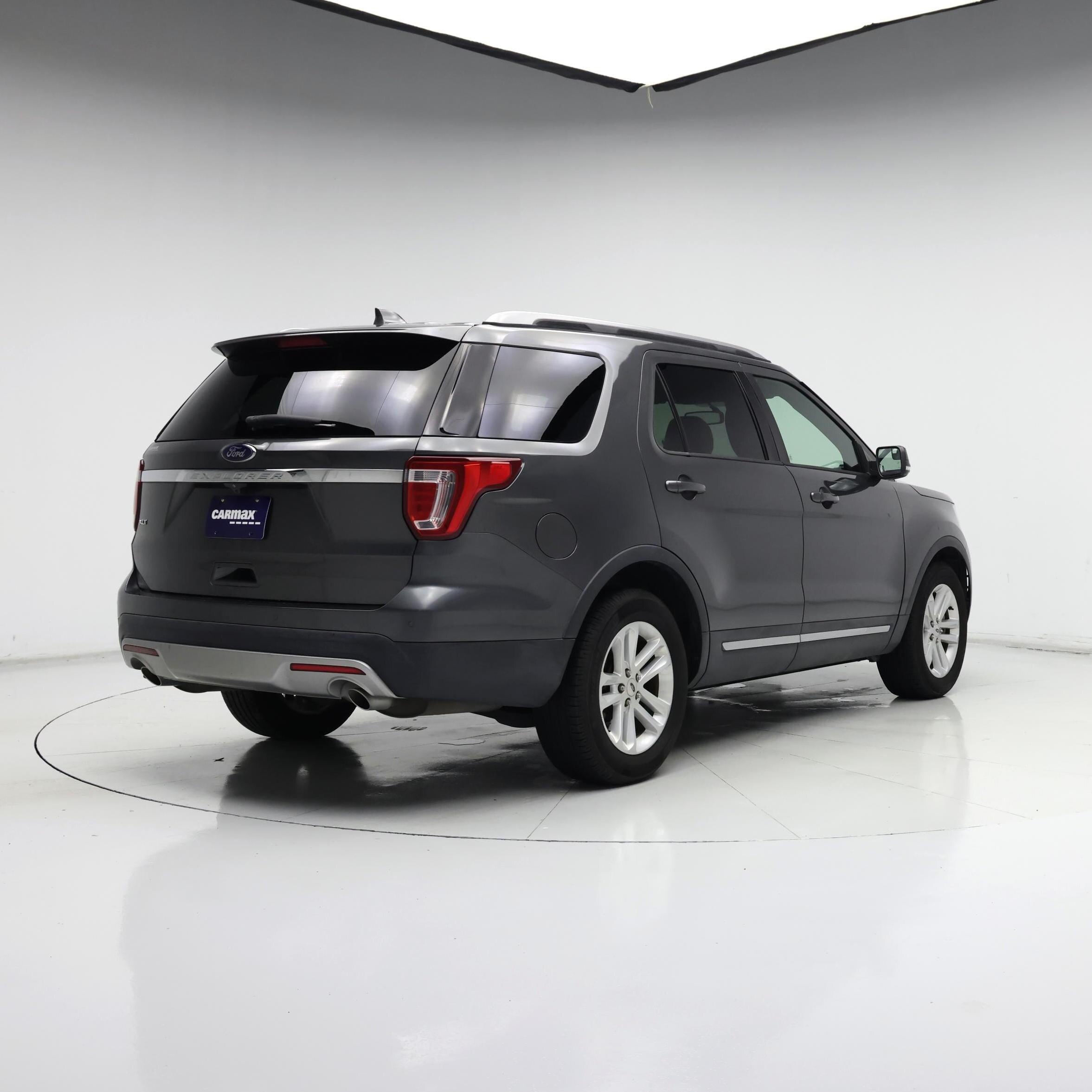 Thumbnail: 2017 Ford Explorer - 8