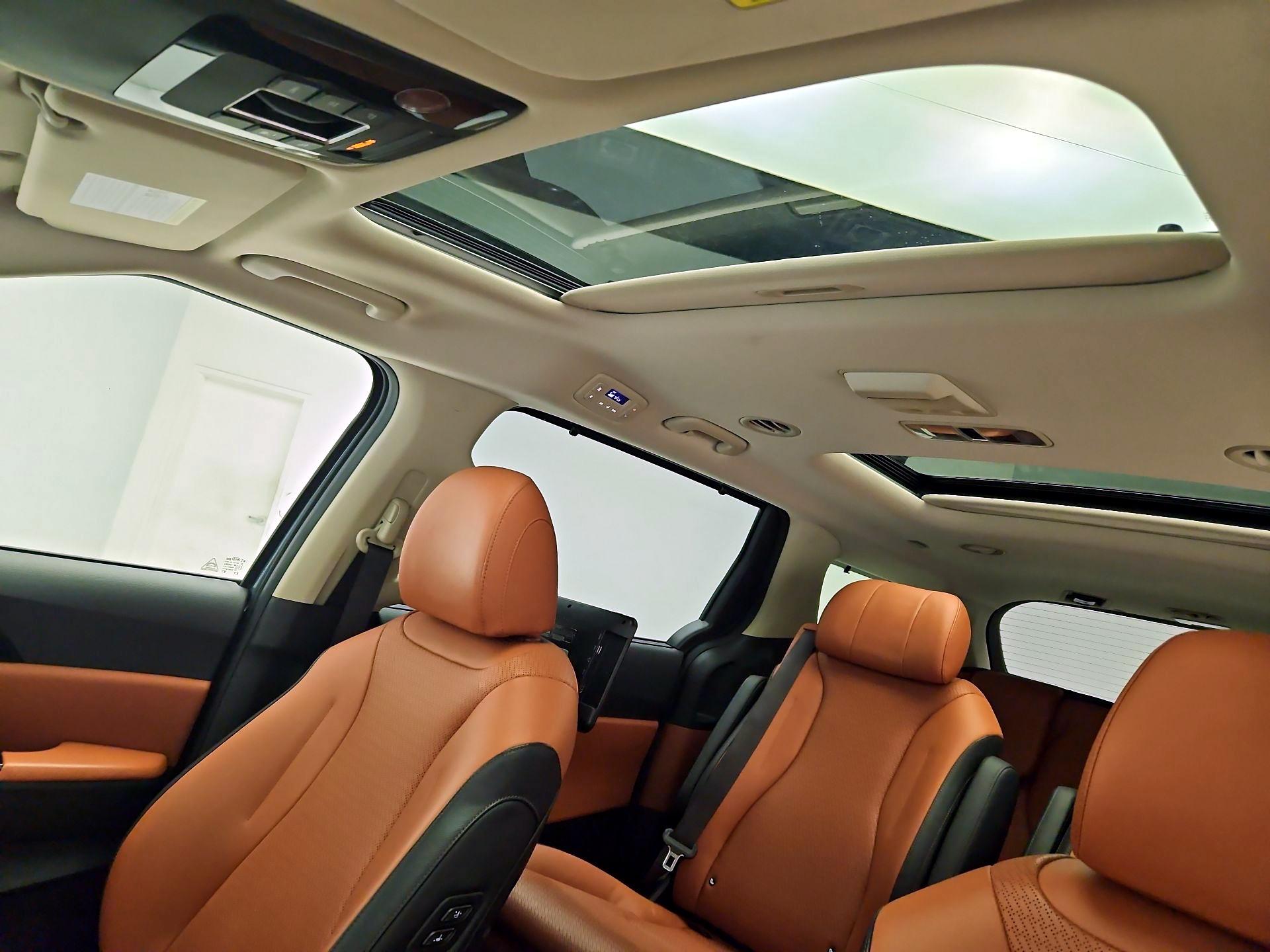 Thumbnail: 2022 Kia Carnival - 20