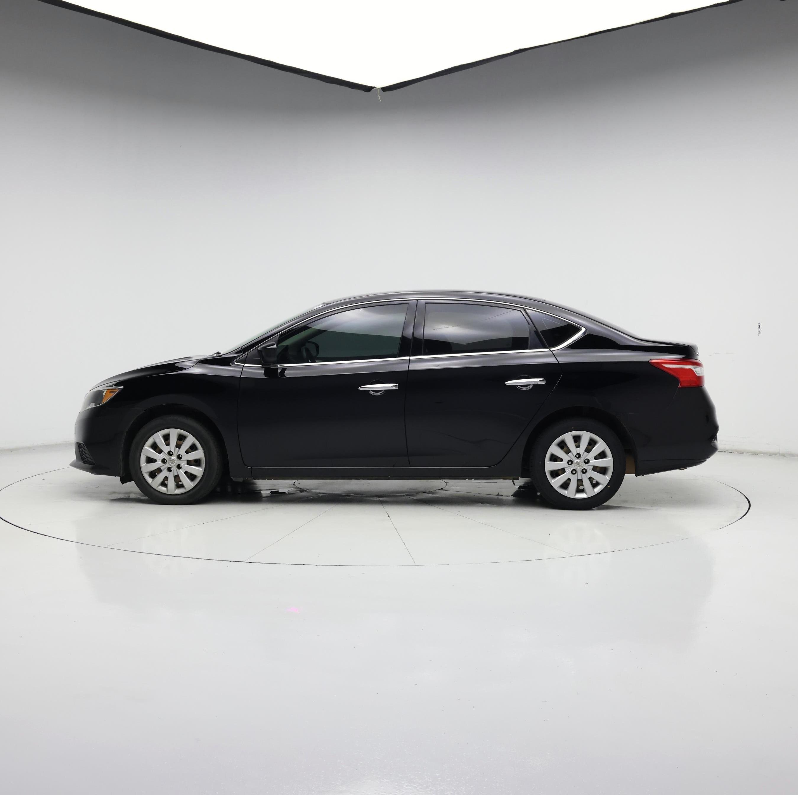 Thumbnail: 2019 Nissan Sentra - 3