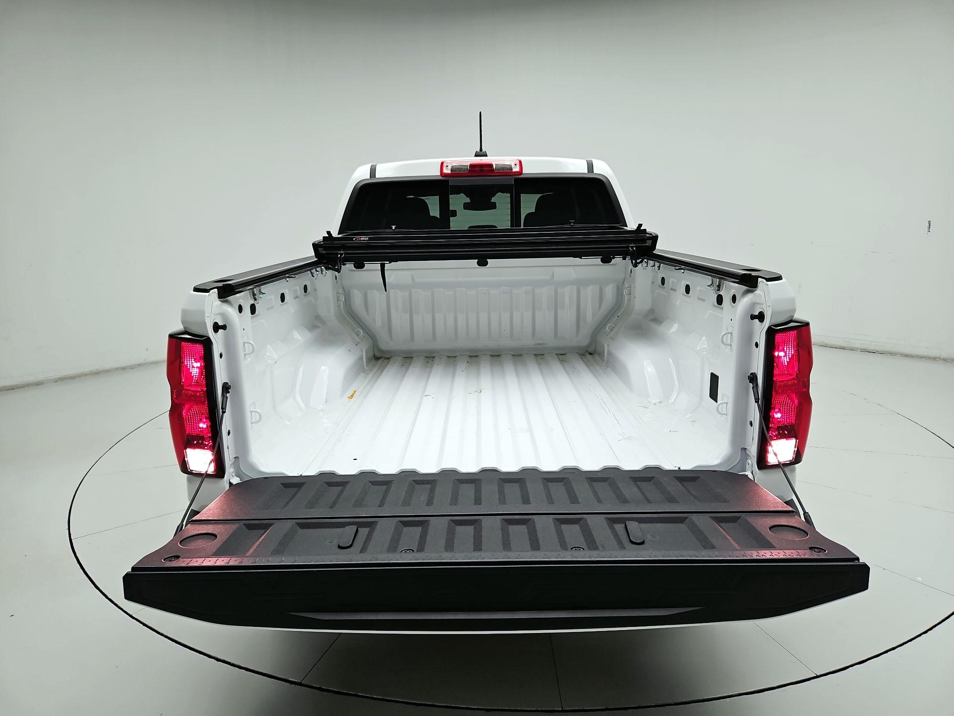 Thumbnail: 2024 Chevrolet Colorado - 18