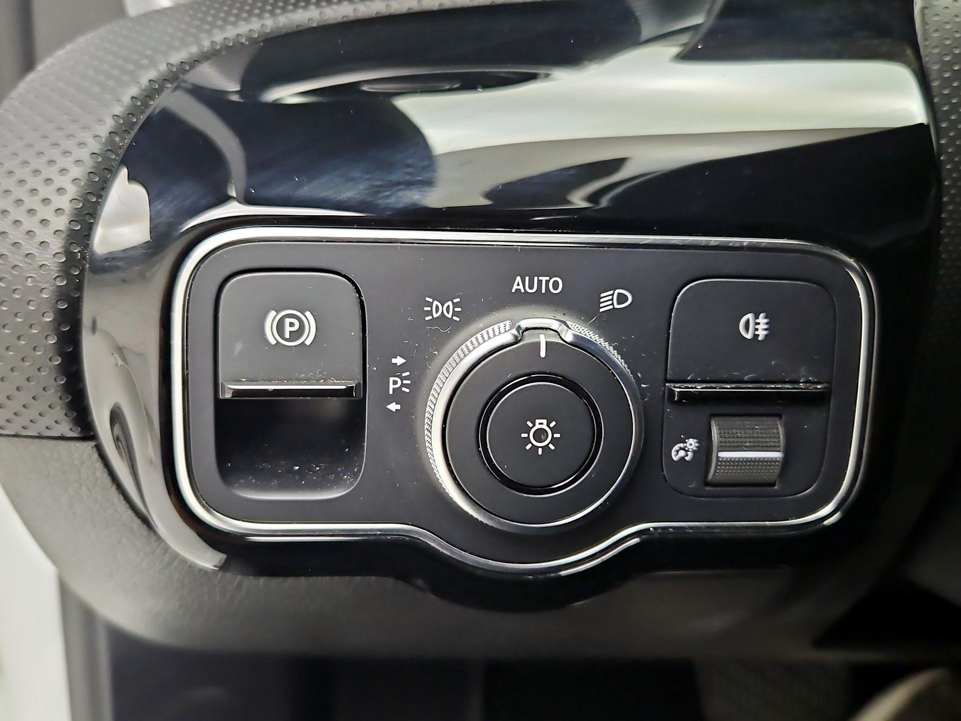 Thumbnail: 2019 Mercedes-Benz A-Class - 13
