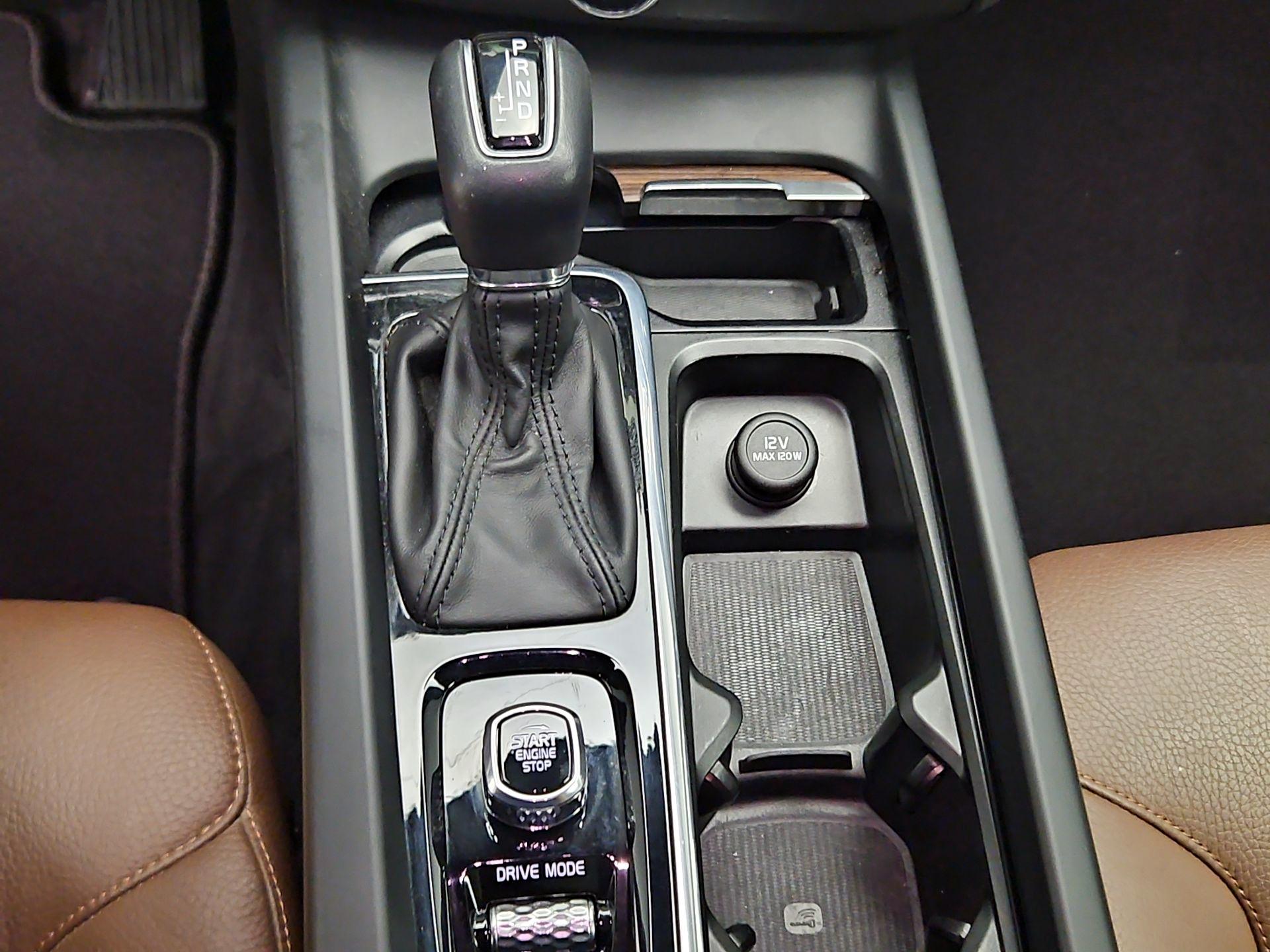 Thumbnail: 2021 Volvo XC60 - 18