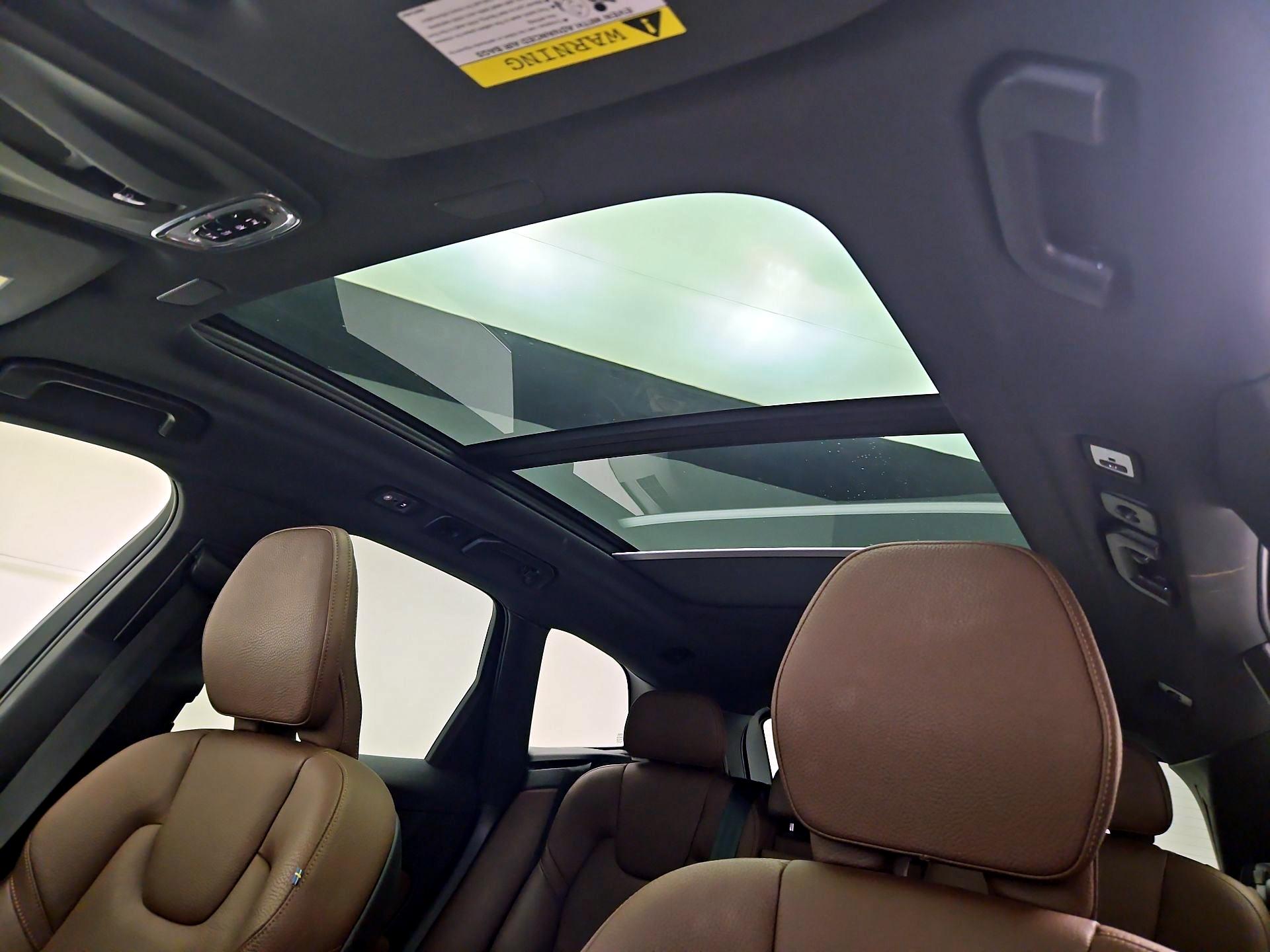 Thumbnail: 2021 Volvo XC60 - 19