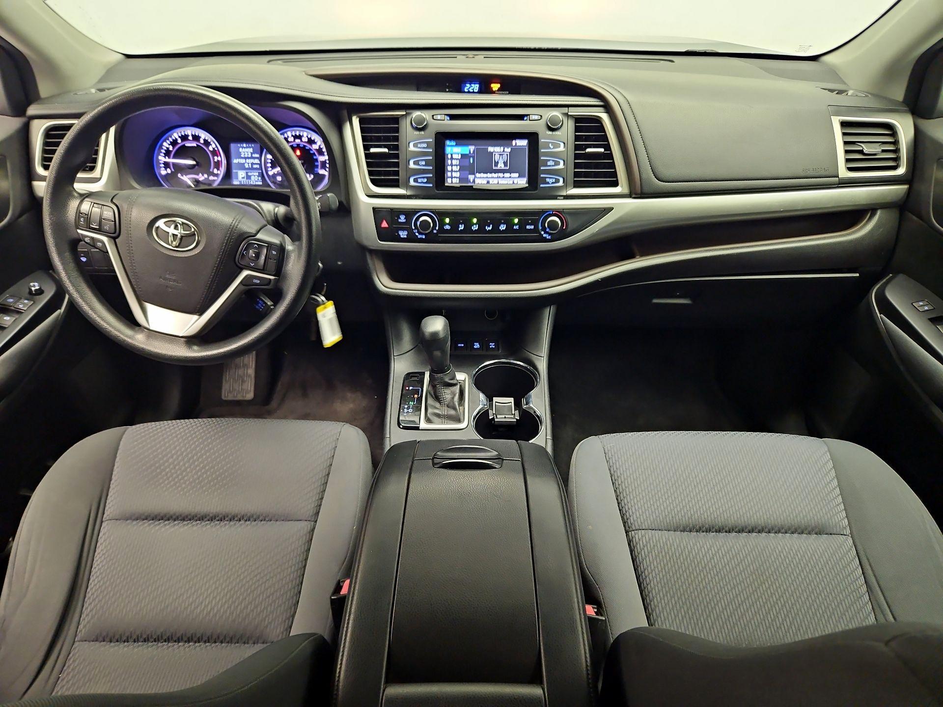 Thumbnail: 2016 Toyota Highlander - 9