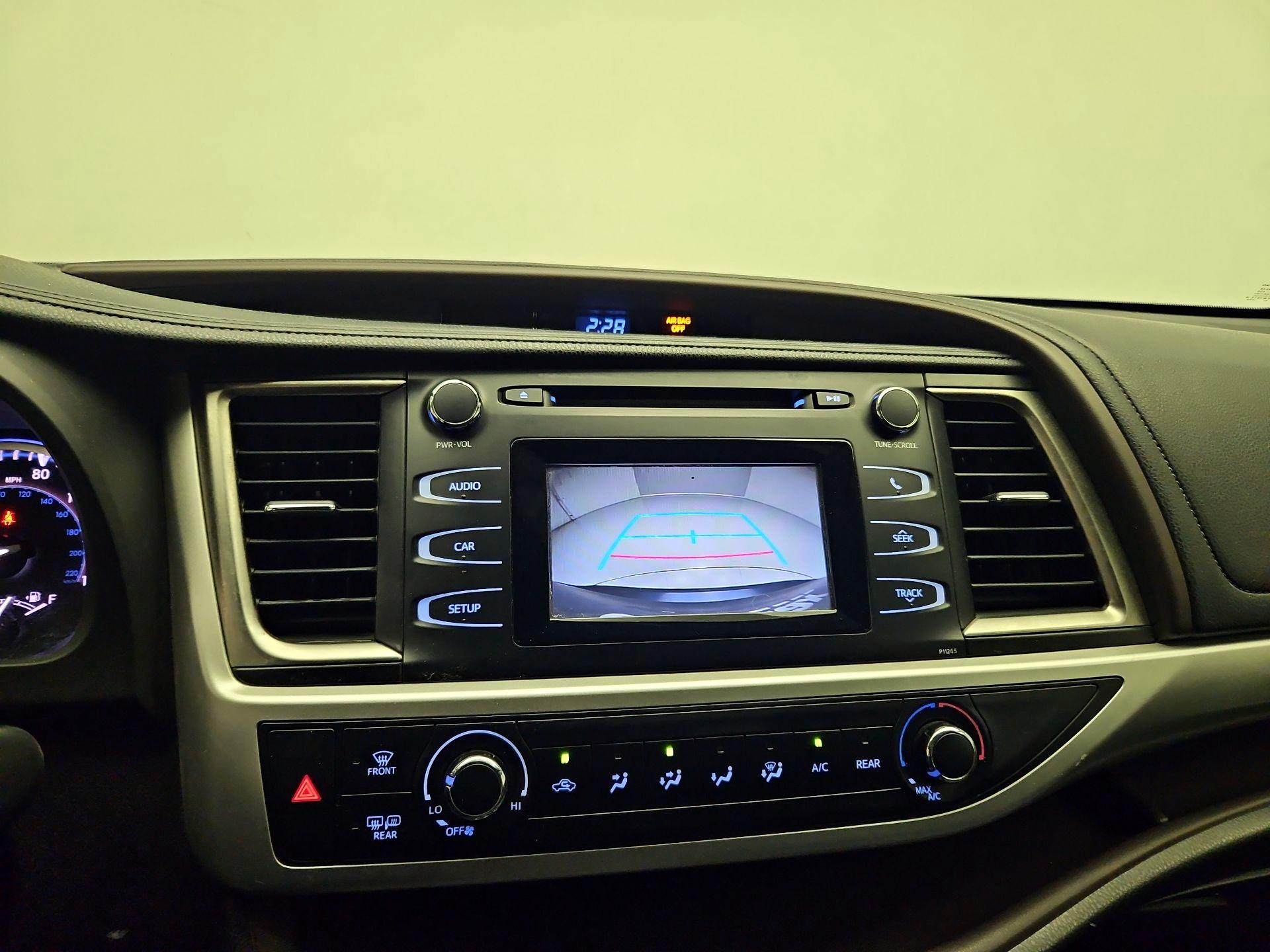 Thumbnail: 2016 Toyota Highlander - 13