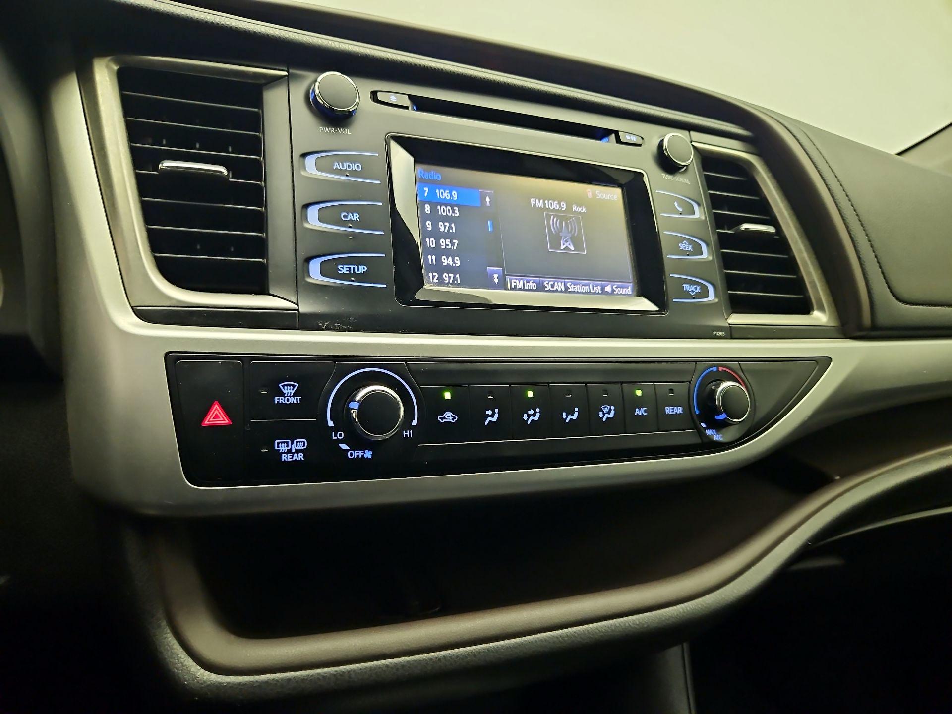 Thumbnail: 2016 Toyota Highlander - 15